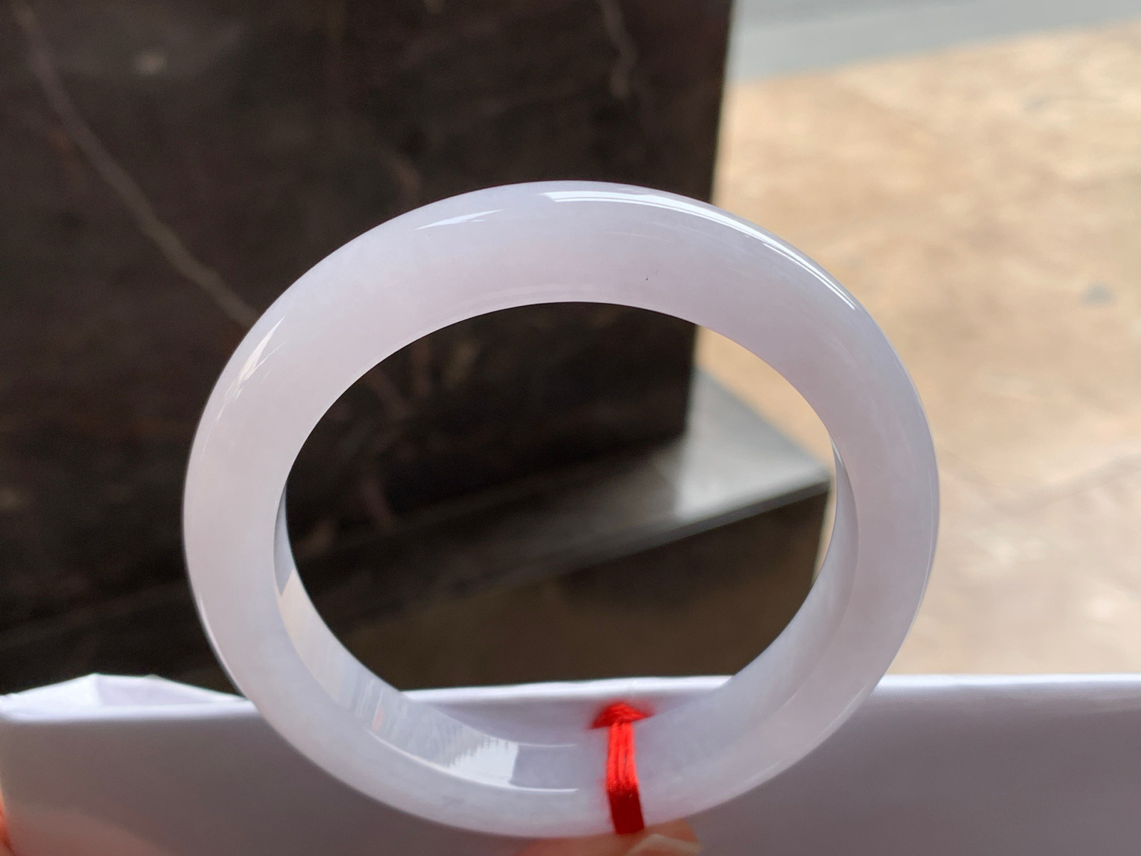 60.5-11.6-9.9

粉春大圈手镯^_^玉质温润 细腻