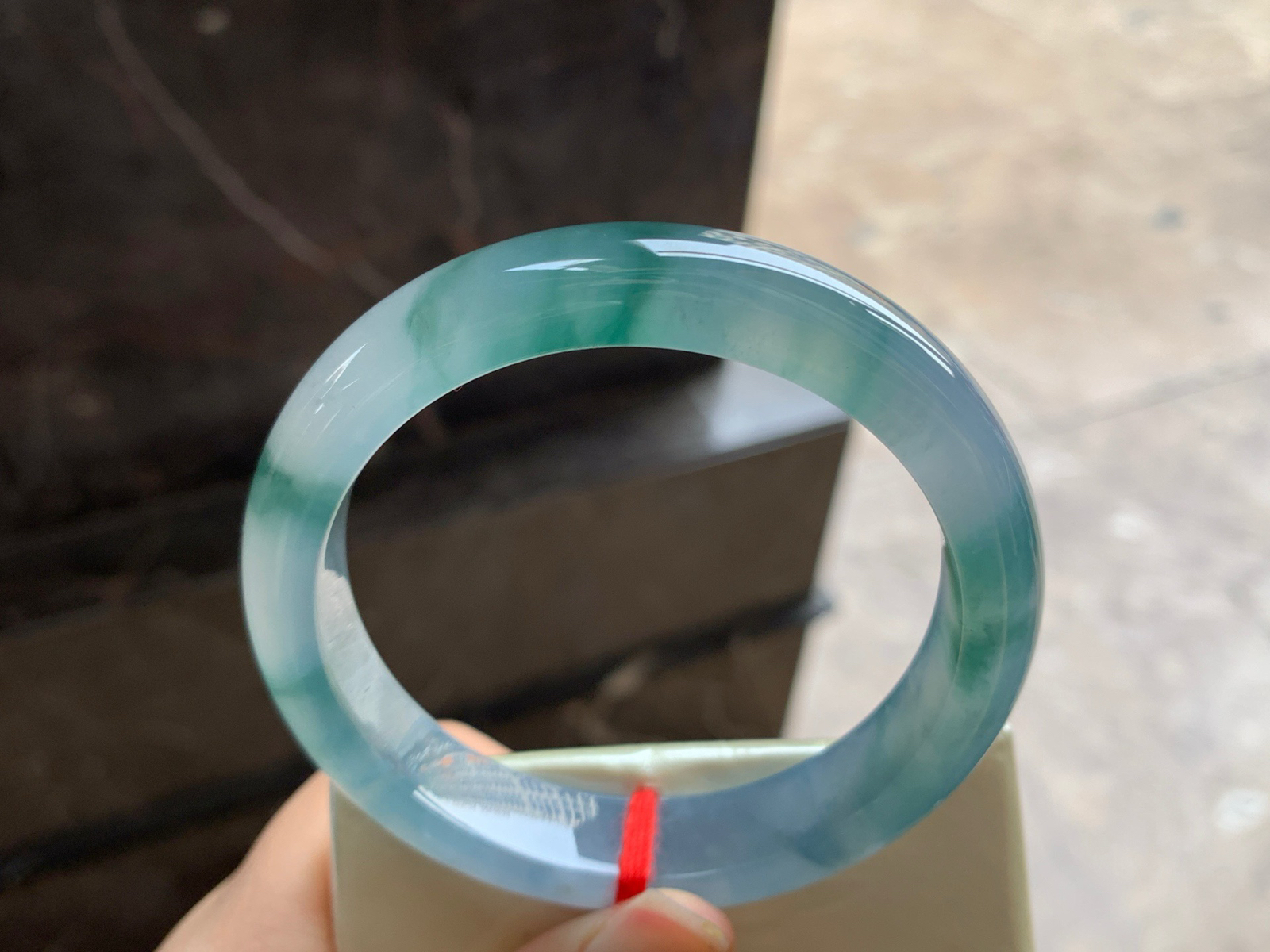 57-12.4-8.3

冰种蓝花手镯^_^飘花灵韵