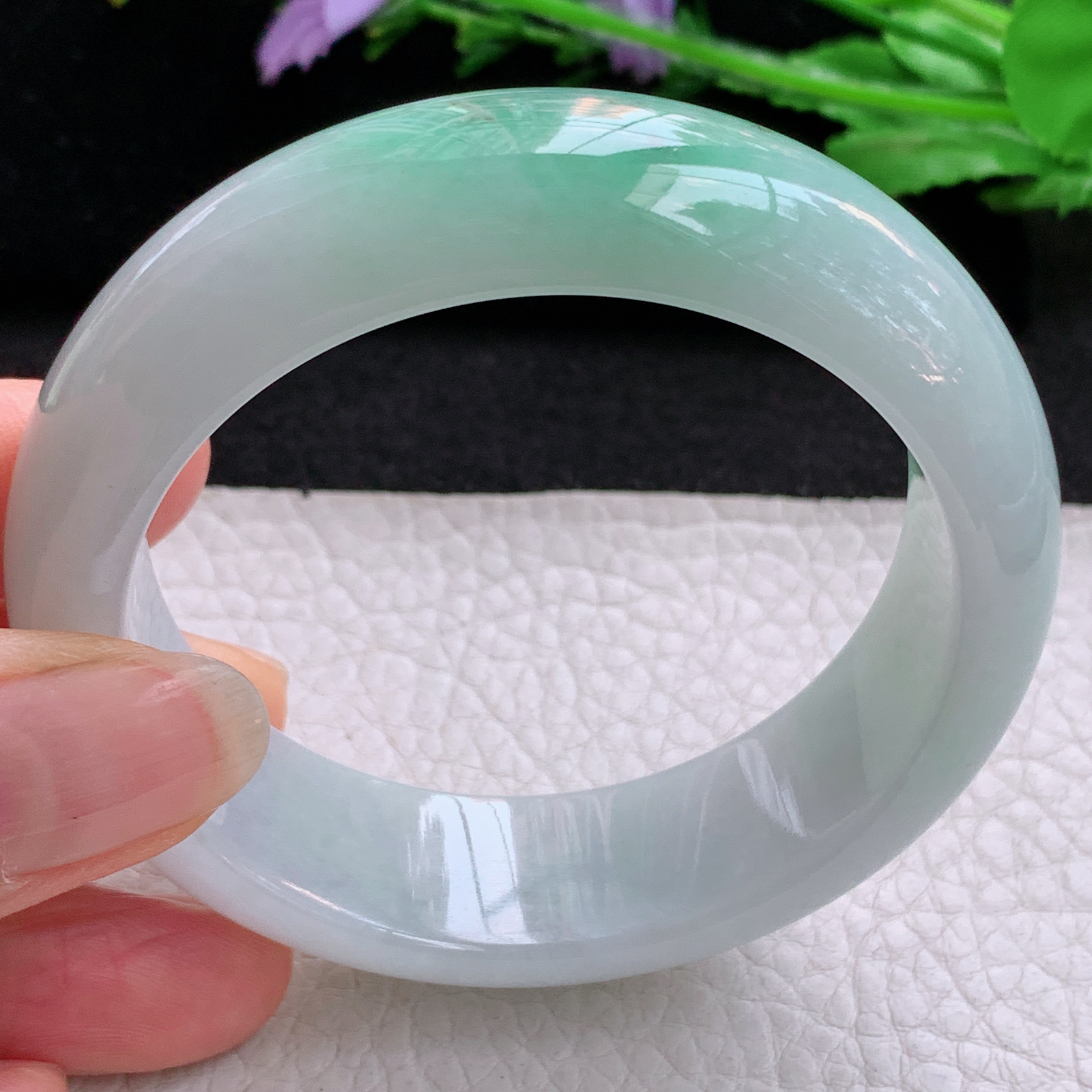 ee飘绿花款54.5*17*9轮胎镯 天然缅甸翡翠A货胶感飘逸宽边玉手环