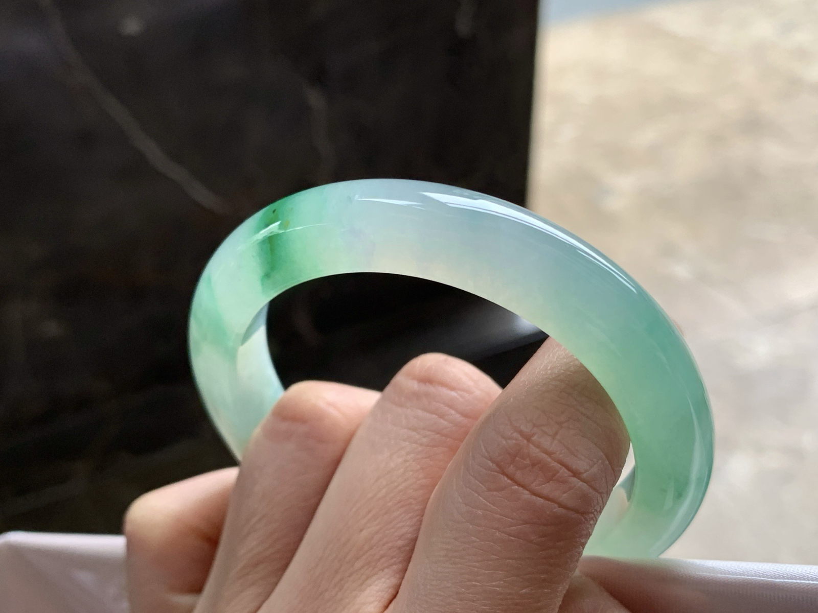 54-10.9-8.8

飘绿手镯^_^清新冰透 色阳