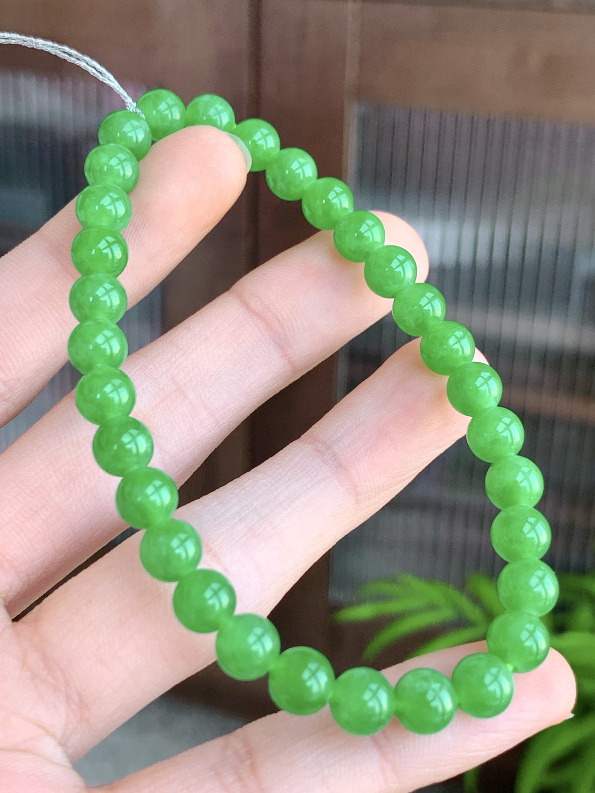 【珠子】冰阳绿手串满绿圆珠子手串
【说明】缅料 性价比高  
【尺寸】6.2mm
【重量】13.5克