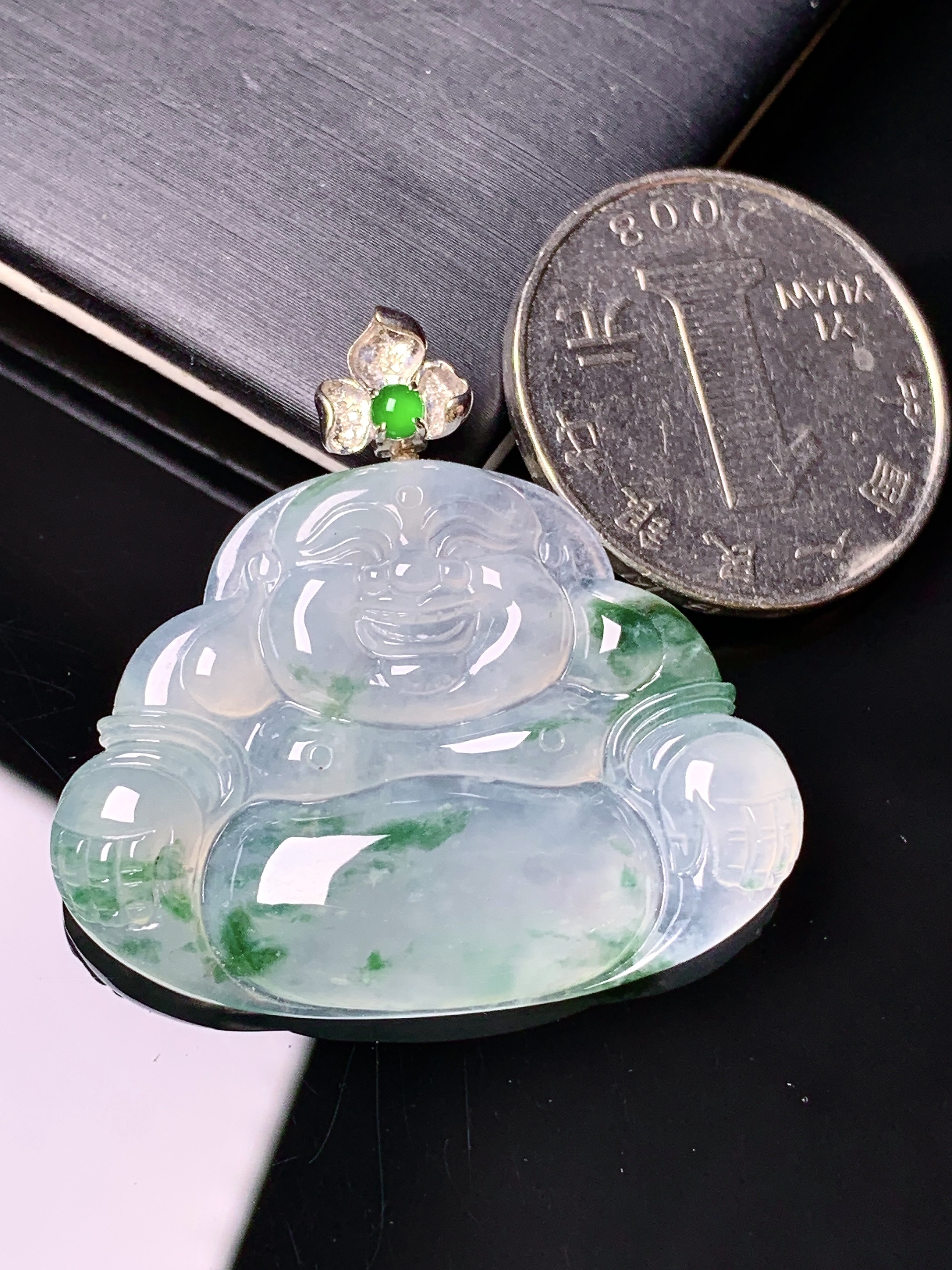 18k金镶嵌不想飘花佛公吊坠 玉质细腻 色泽艳丽清新 整体尺寸35*36*4.8