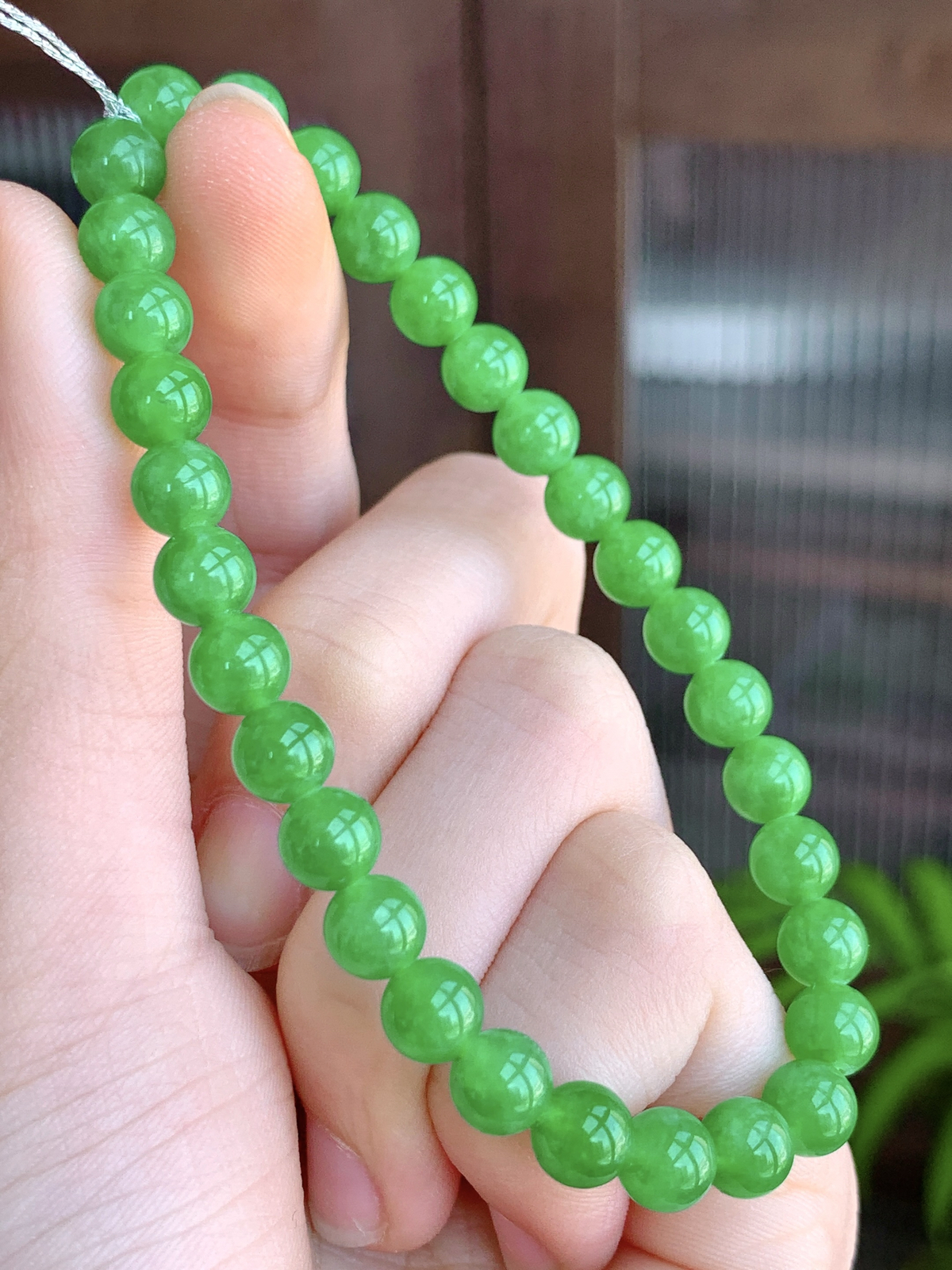 【珠子】冰阳绿手串满绿圆珠子手串
【说明】缅料 性价比高  
【尺寸】6.2mm
【重量】13.5克