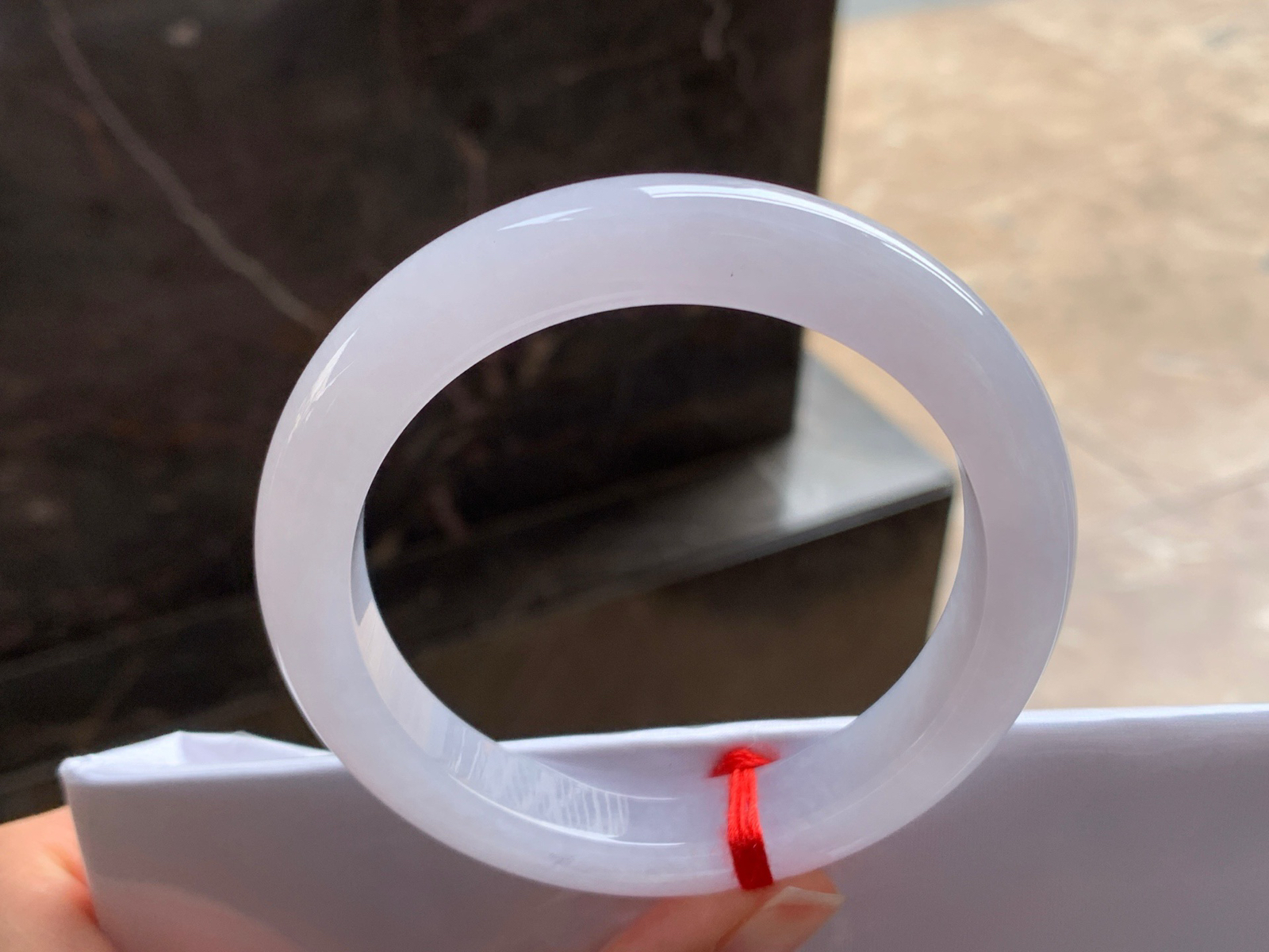 60.5-11.6-9.9

粉春大圈手镯^_^玉质温润 细腻