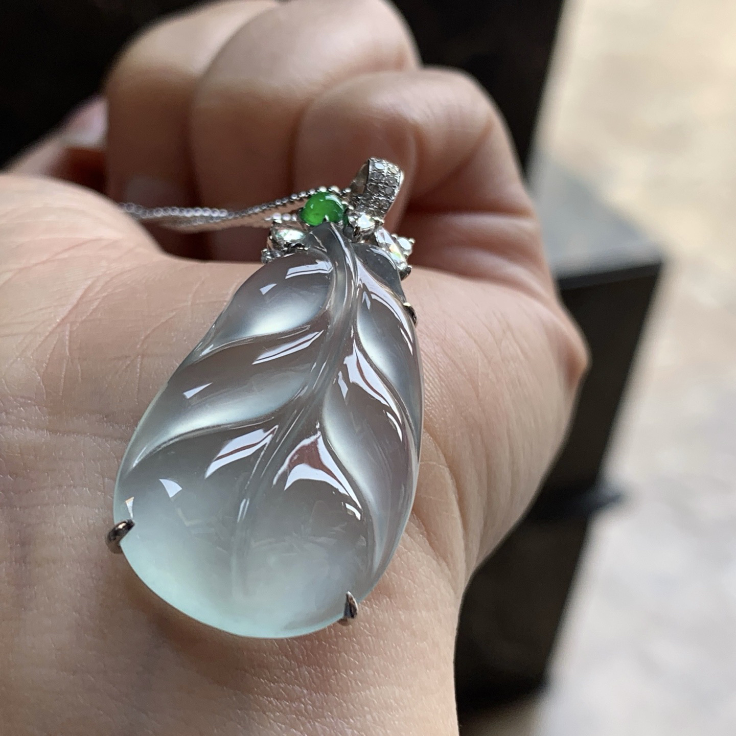 金钻镶嵌冰种叶子^_^透亮 胶感十足