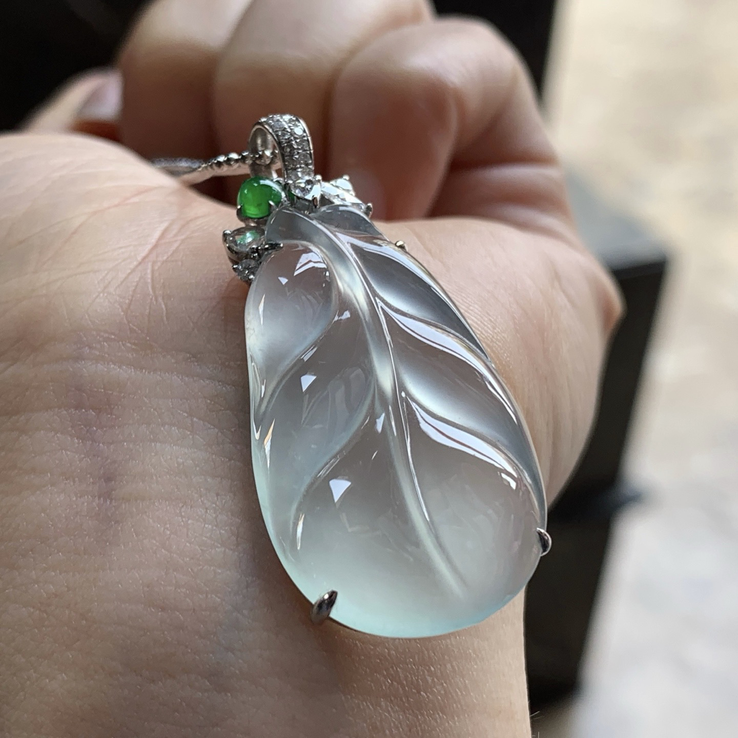 金钻镶嵌冰种叶子^_^透亮 胶感十足