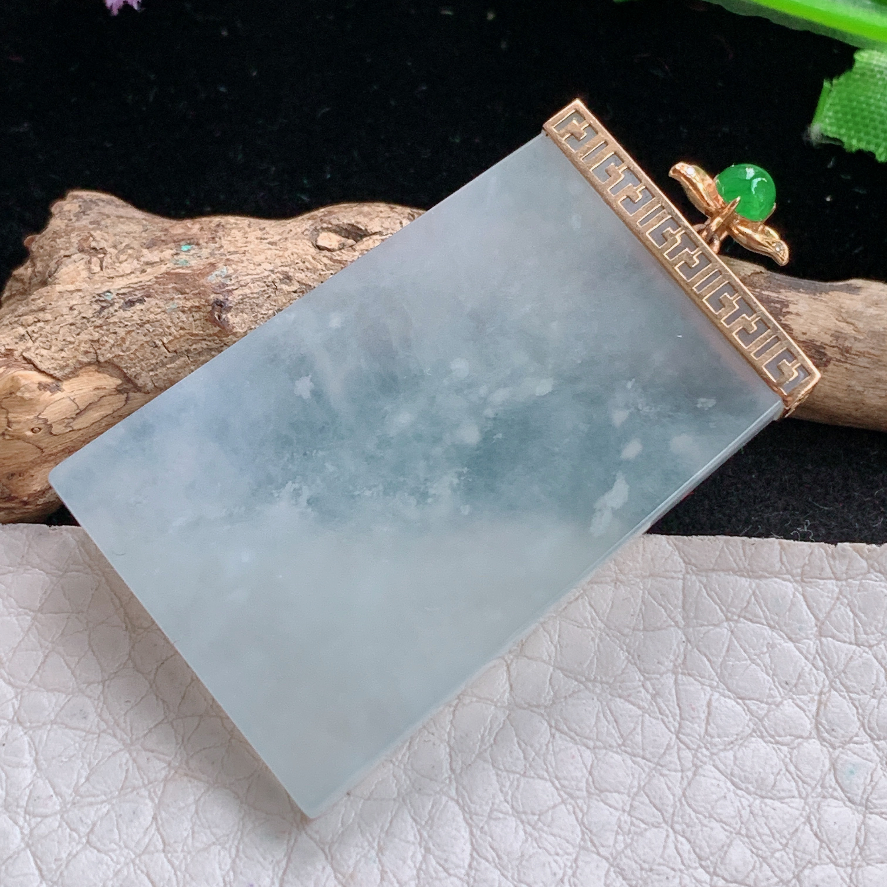 gp 实拍41.3*26.6*4.2缅甸天然翡翠冰透平安无事牌吊坠镶金玉坠