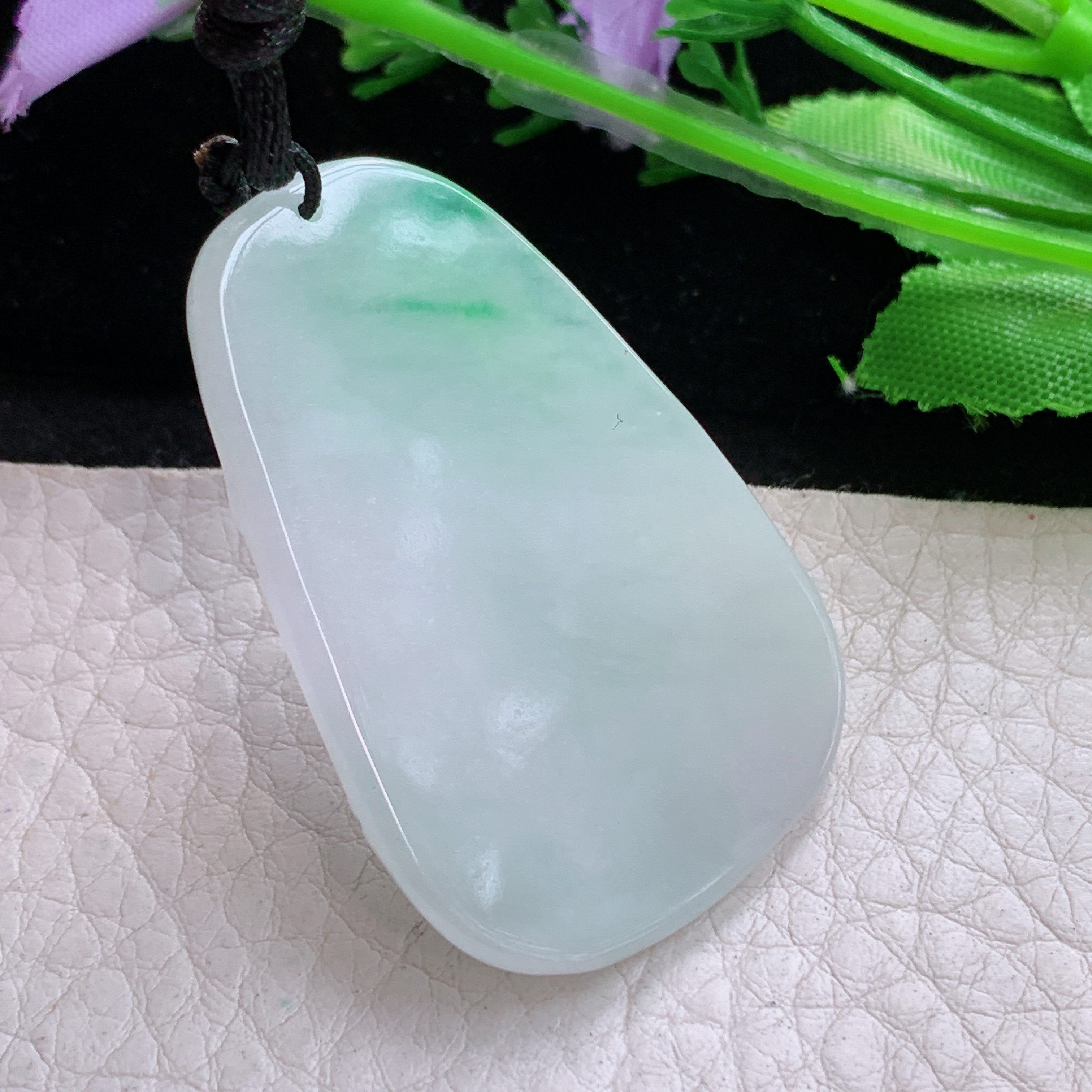 f8实拍46*31*6缅甸天然翡翠飘绿花生肖虎吊坠生肖下山虎守护神项坠