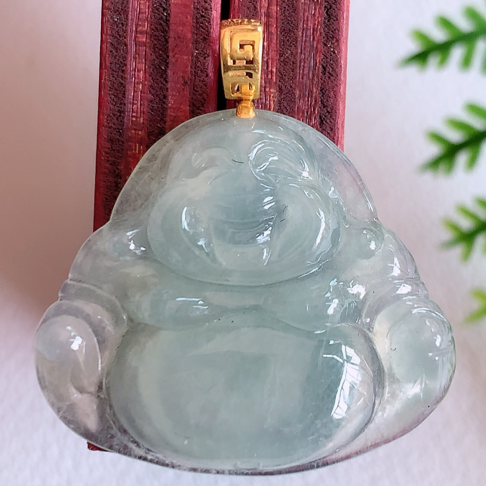 18k金扣冰润佛公挂件 玉质细腻  精雕弥勒佛，笑佛福耳垂肩，面相喜庆，开怀大笑，憨态可掬。惟妙惟肖，寓意福禄双全，吉祥美满，笑口常开 W141.5  尺寸：20.8-24-5mm