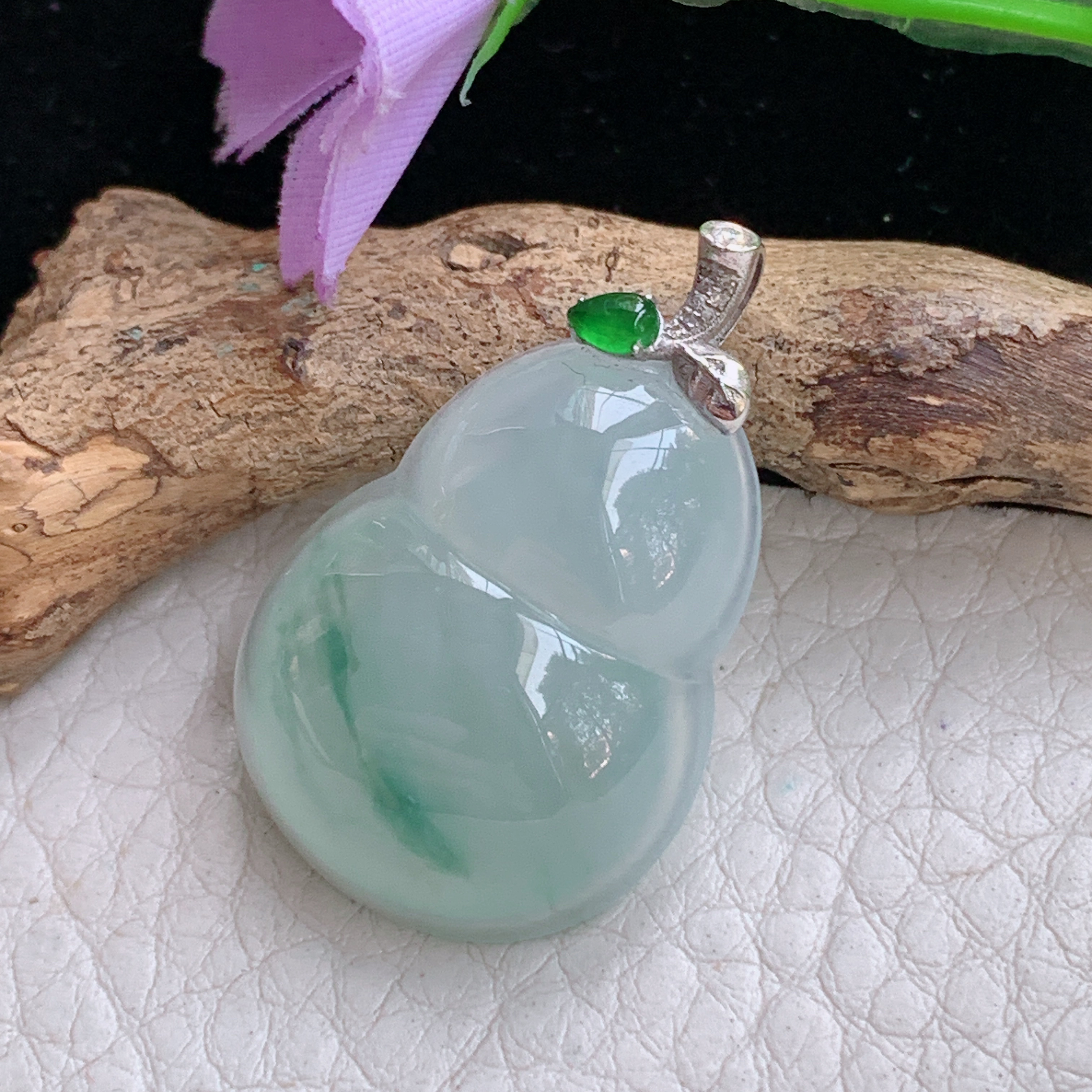 gp 实拍裸石28.5*20.8*8缅甸天然翡翠冰种飘花葫芦吊坠福禄双全镶金玉坠