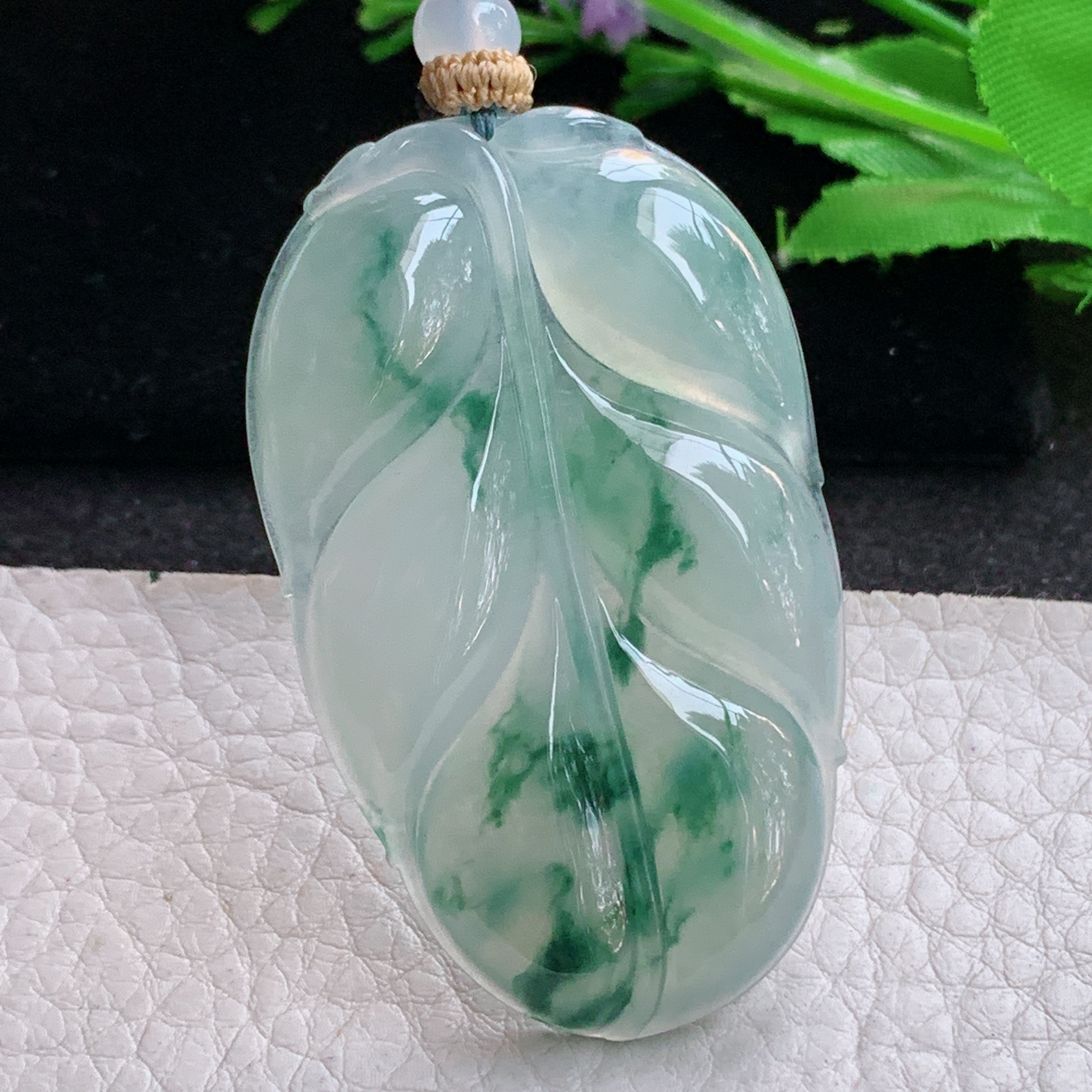 gp 实拍54.3*33.2*6缅甸天然翡翠冰种飘花叶子吊坠金枝玉叶玉坠