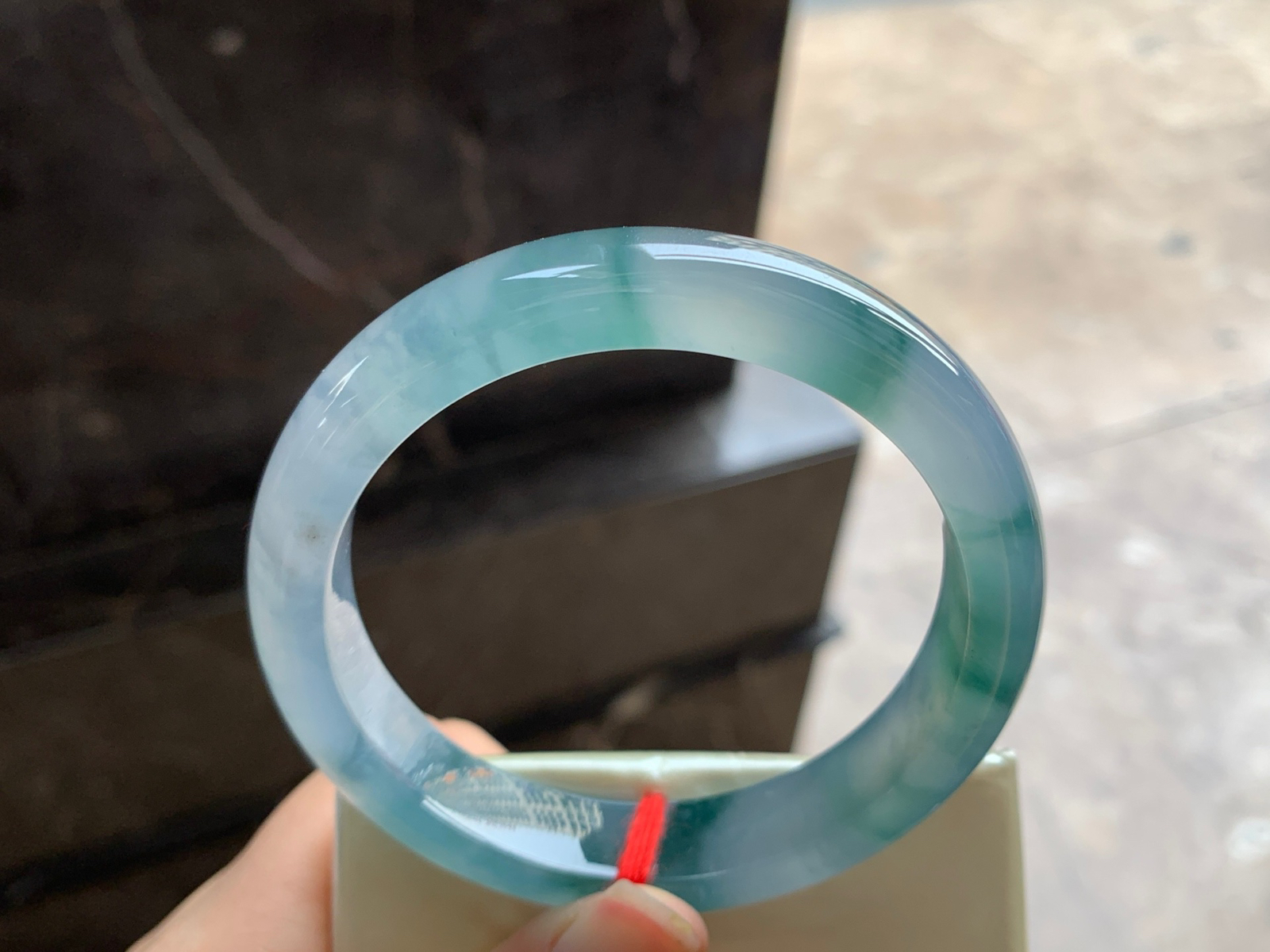 57-12.4-8.3

冰种蓝花手镯^_^飘花灵韵