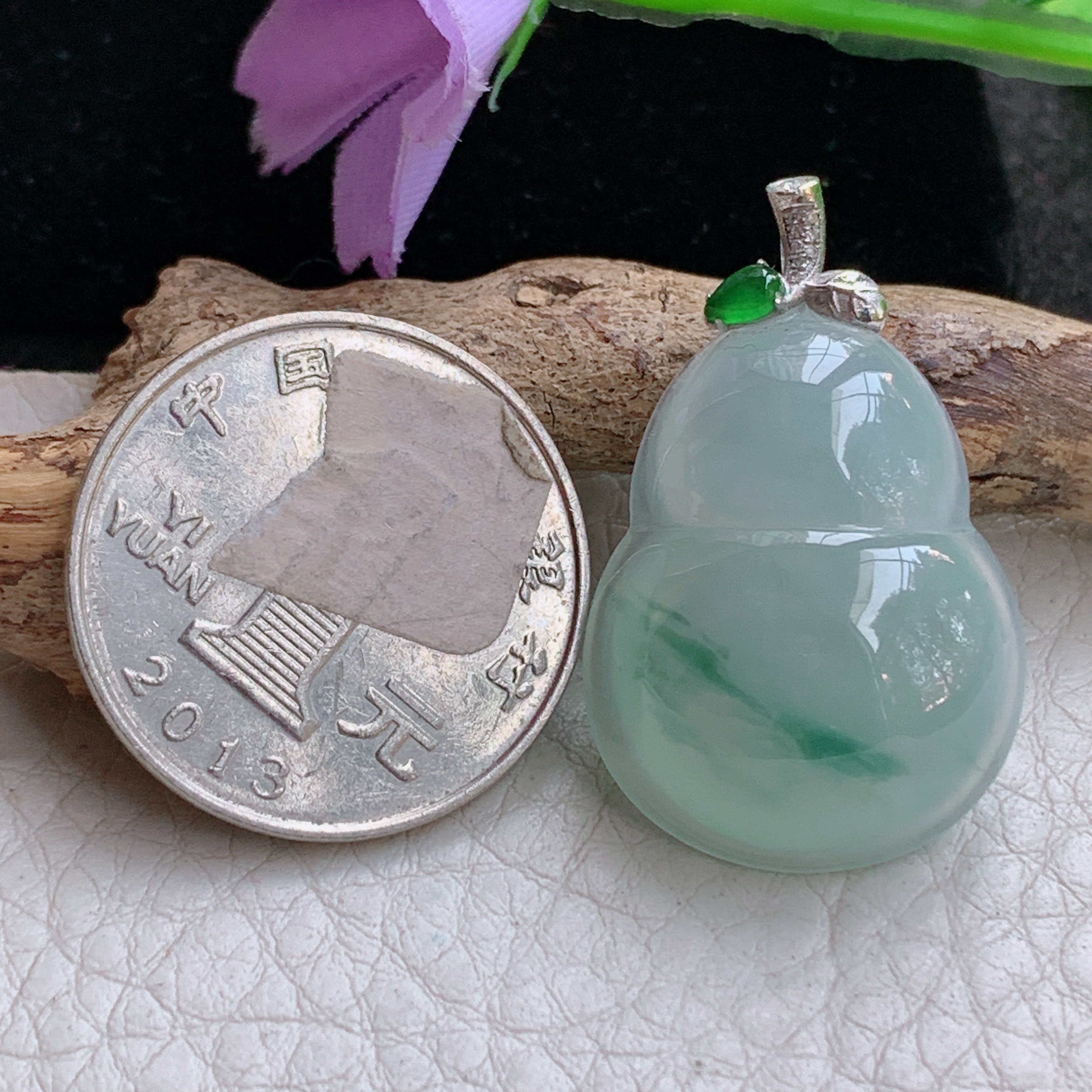 gp 实拍裸石28.5*20.8*8缅甸天然翡翠冰种飘花葫芦吊坠福禄双全镶金玉坠