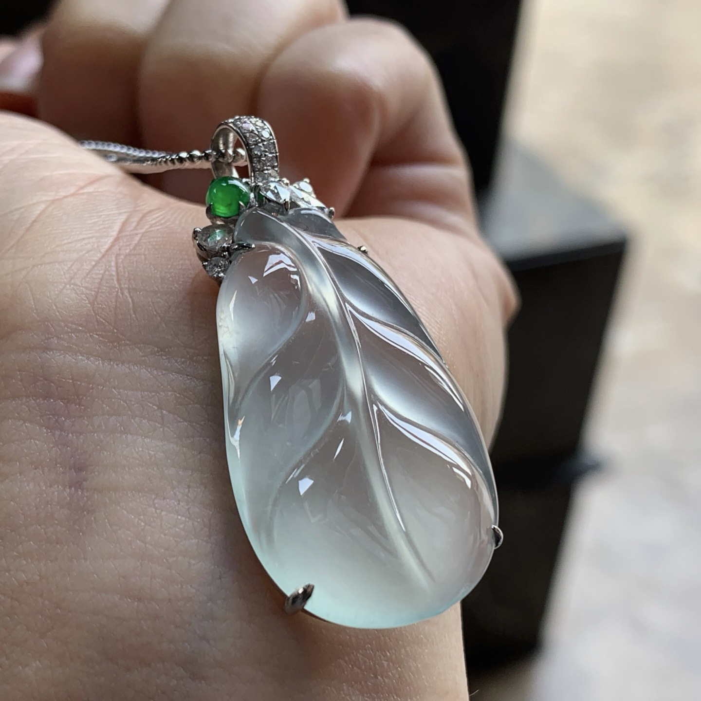 金钻镶嵌冰种叶子^_^透亮 胶感十足