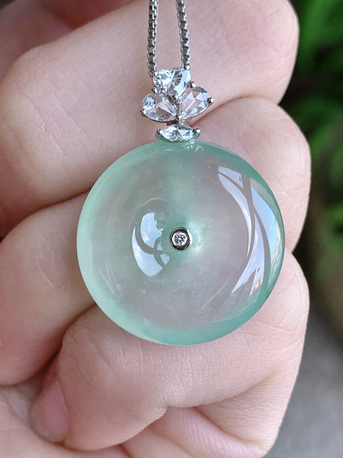 【镶嵌】玻璃种平安扣吊坠  
【说明】缅料 18k金镶嵌 完美 性价比高  
【整体】27.3
【