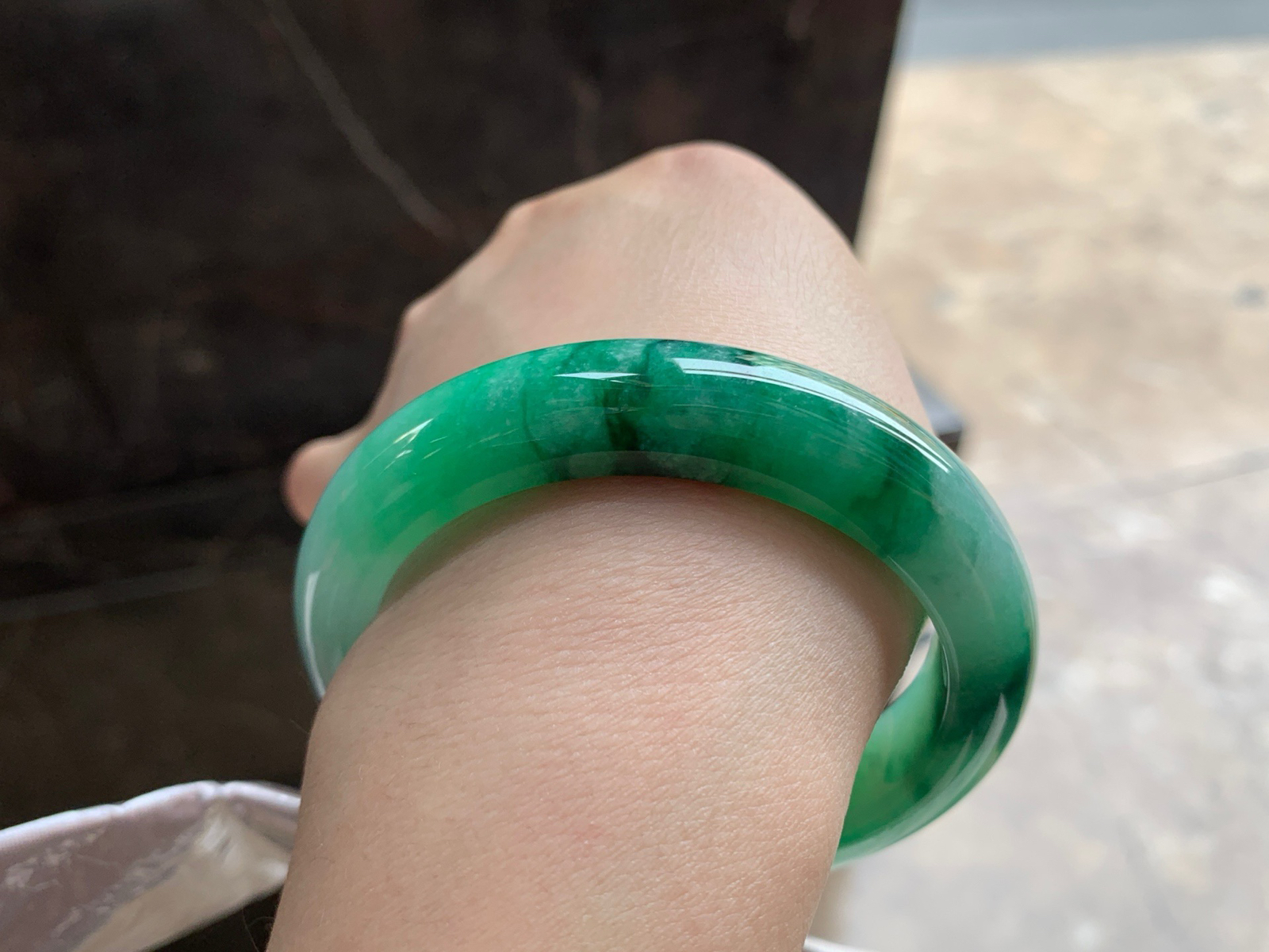 55-12.3-8.8

绿色手镯^_^颜色鲜艳 浓郁