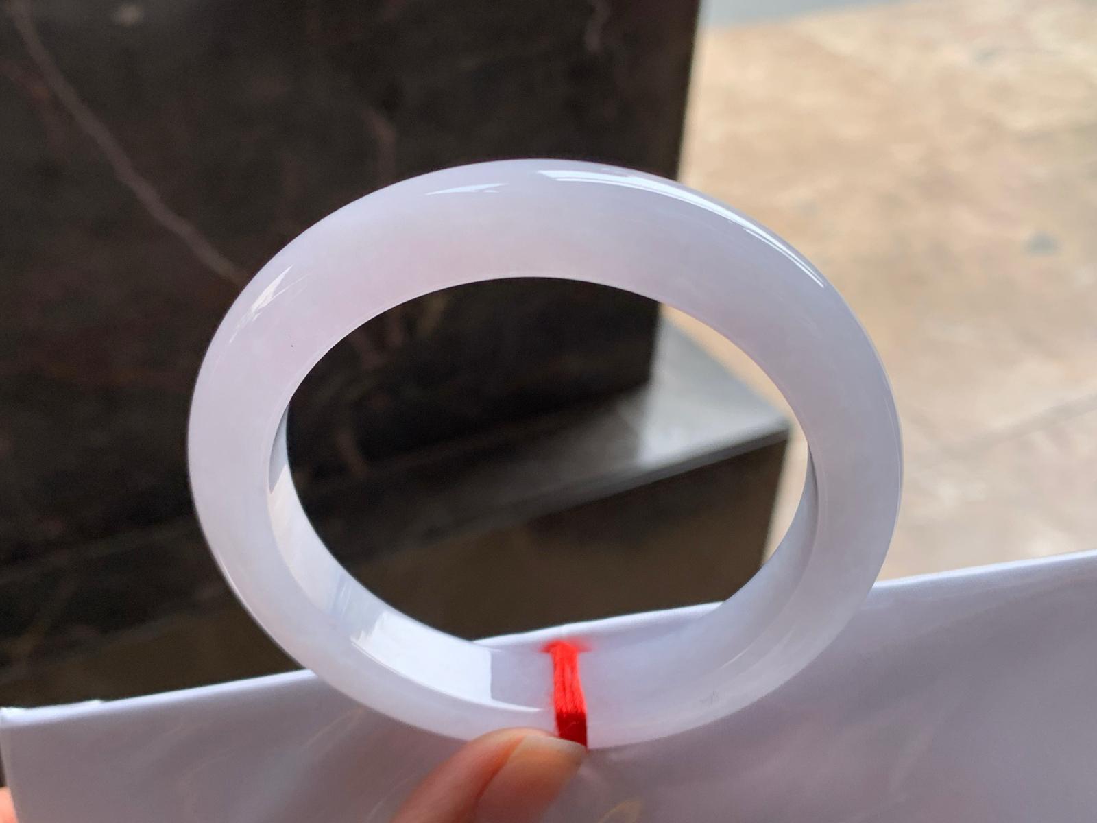 60.5-11.6-9.9

粉春大圈手镯^_^玉质温润 细腻