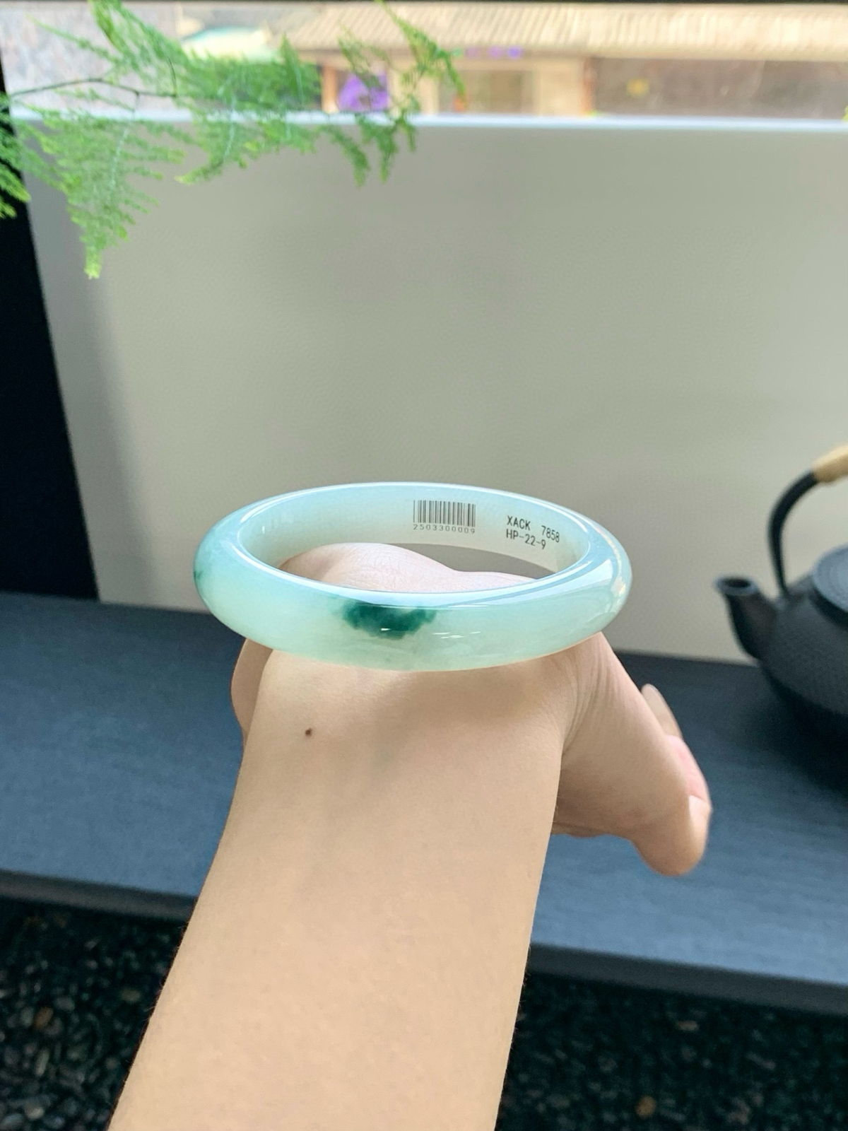 【冰飘花手镯】
柔美的飘绿花色、清清甜甜的味道格外的沁人心脾，有着东方韵味的温婉之美
【尺寸】5