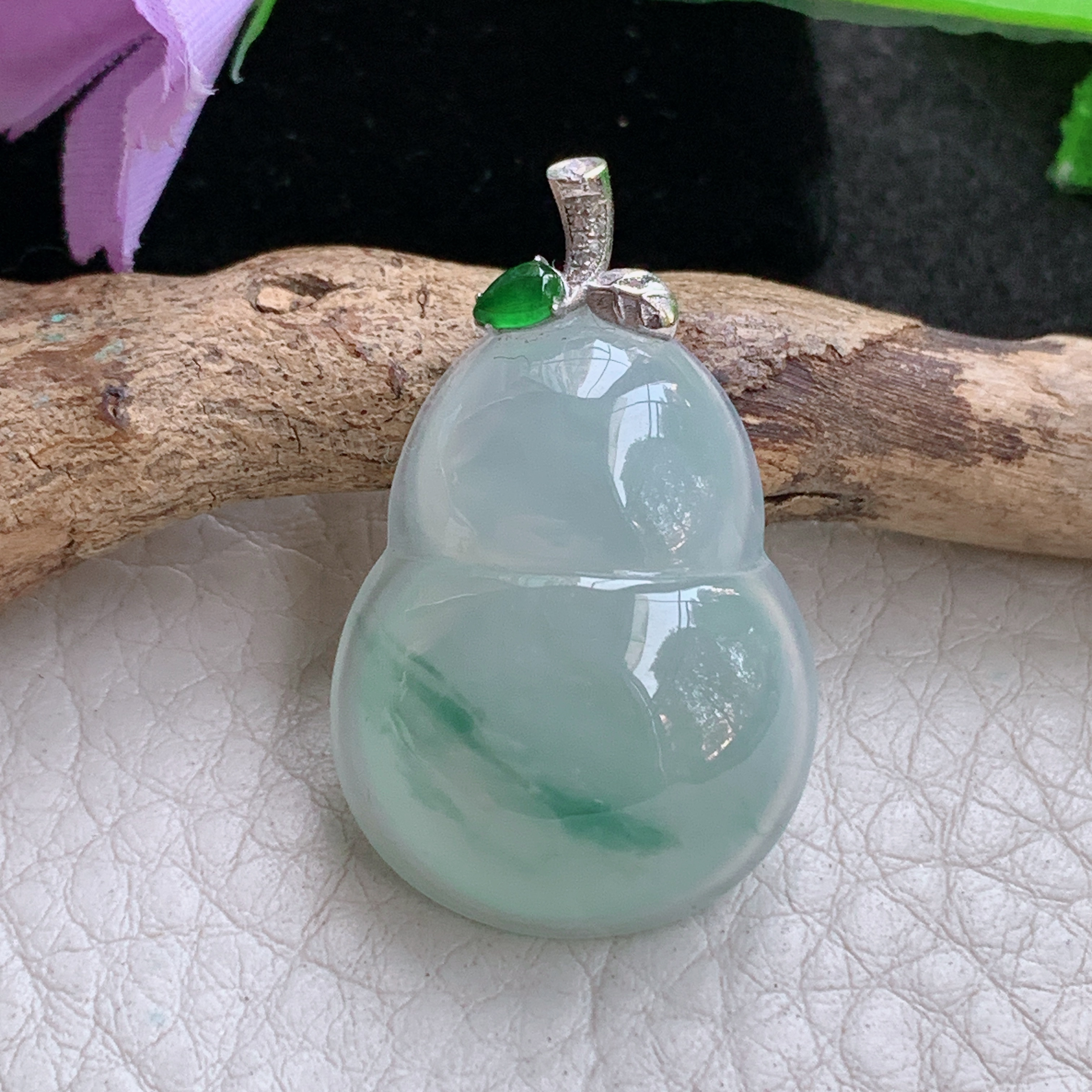 gp 实拍裸石28.5*20.8*8缅甸天然翡翠冰种飘花葫芦吊坠福禄双全镶金玉坠