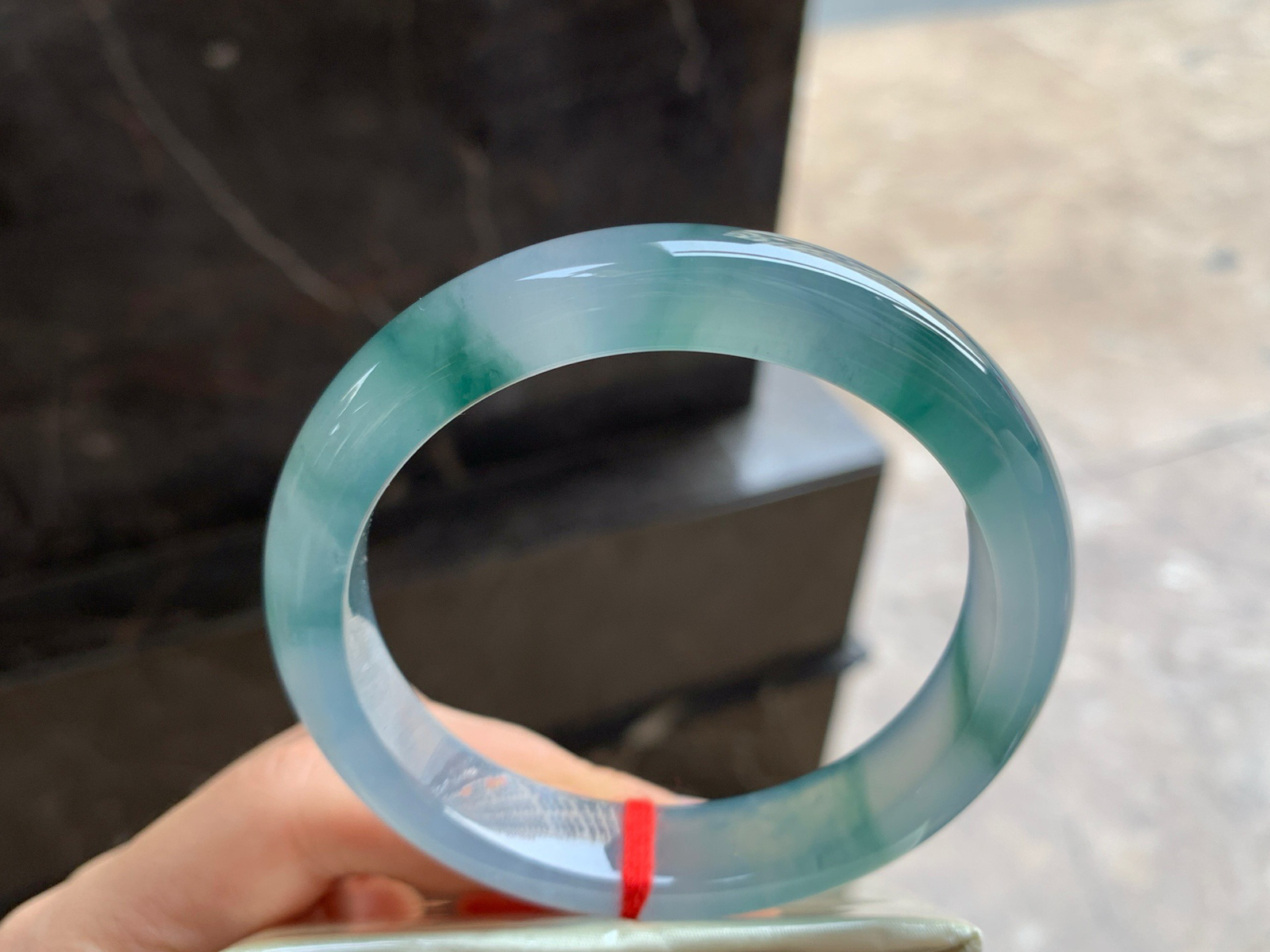 57-12.4-8.3

冰种蓝花手镯^_^飘花灵韵