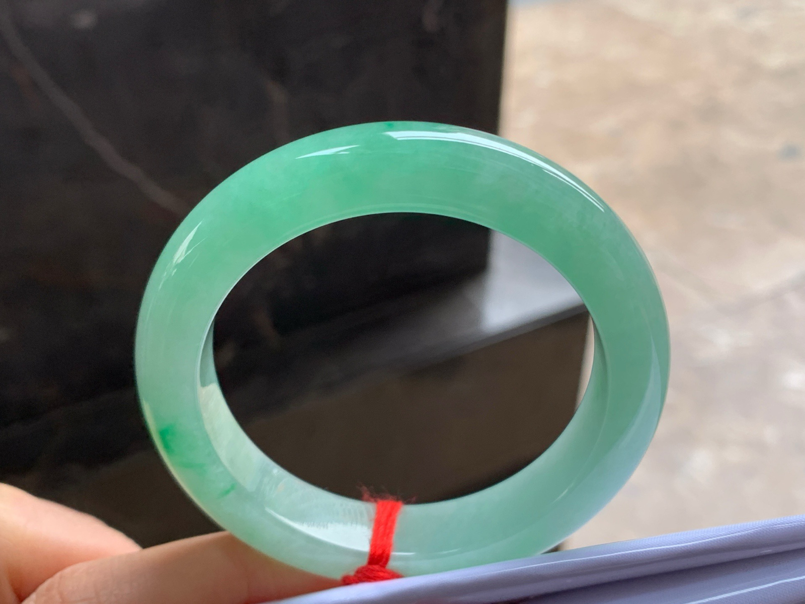 53.5-12.2-9.3

阳绿色手镯^_^色阳 细腻