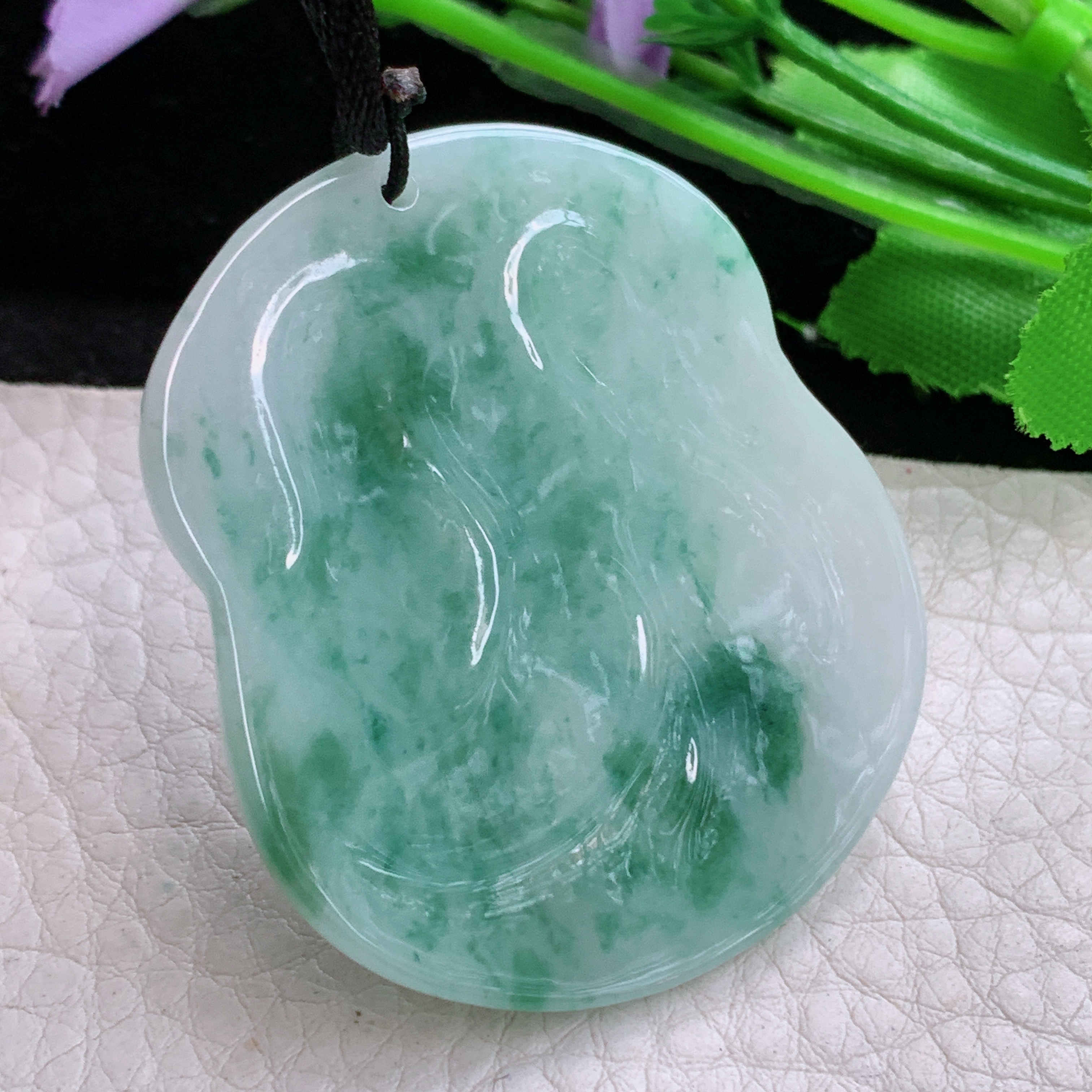 f8实拍48*41*5.7缅甸天然翡翠飘花生肖马吊坠马上封猴玉坠