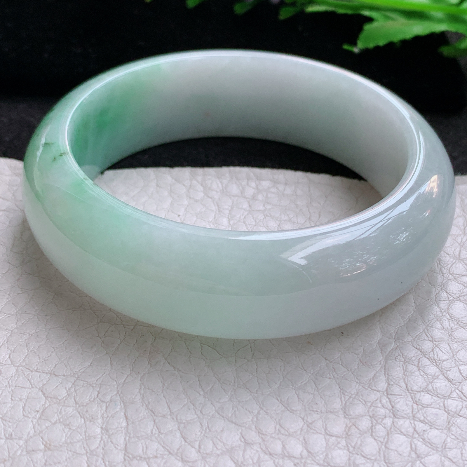 ee飘绿花款54.5*17*9轮胎镯 天然缅甸翡翠A货胶感飘逸宽边玉手环