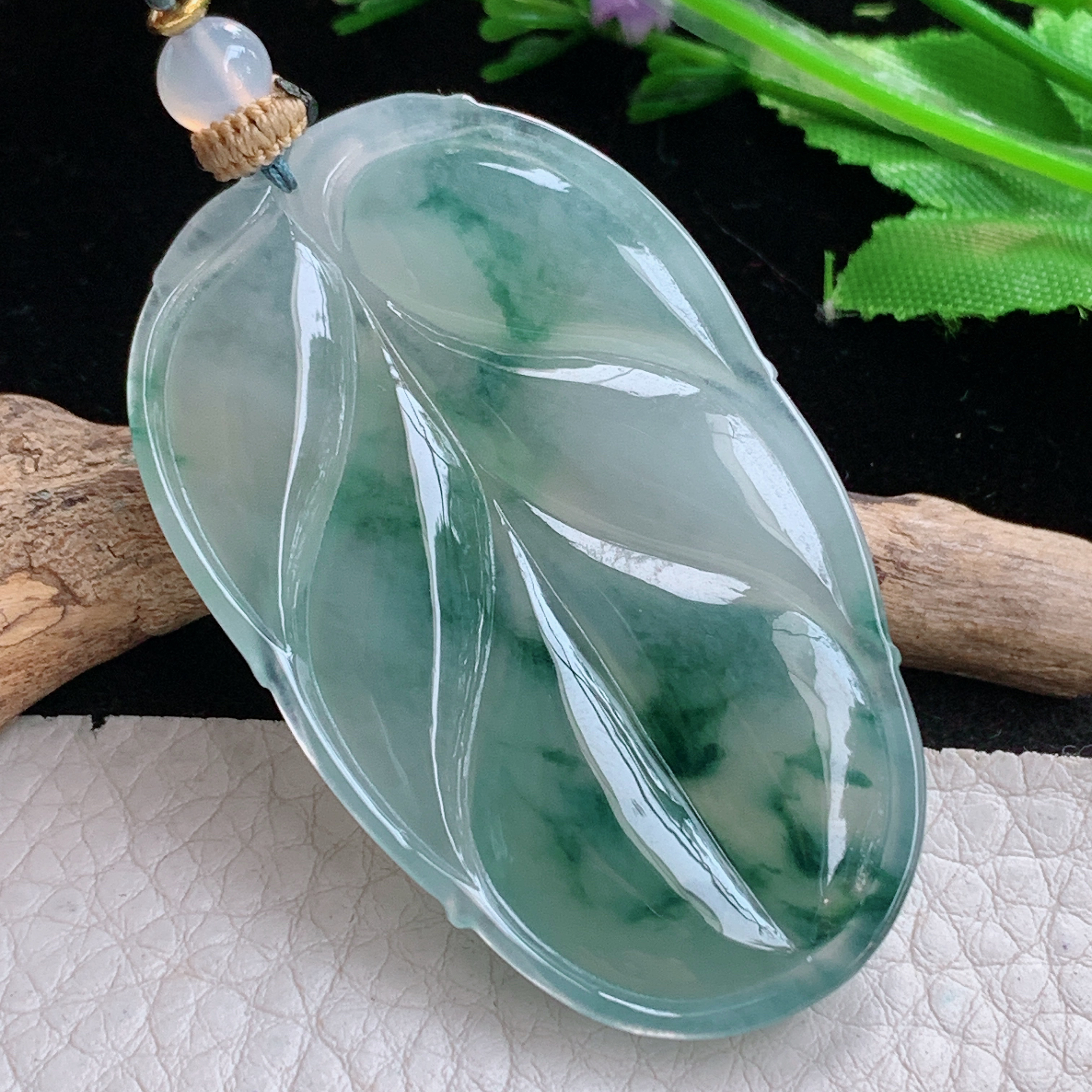 gp 实拍54.3*33.2*6缅甸天然翡翠冰种飘花叶子吊坠金枝玉叶玉坠