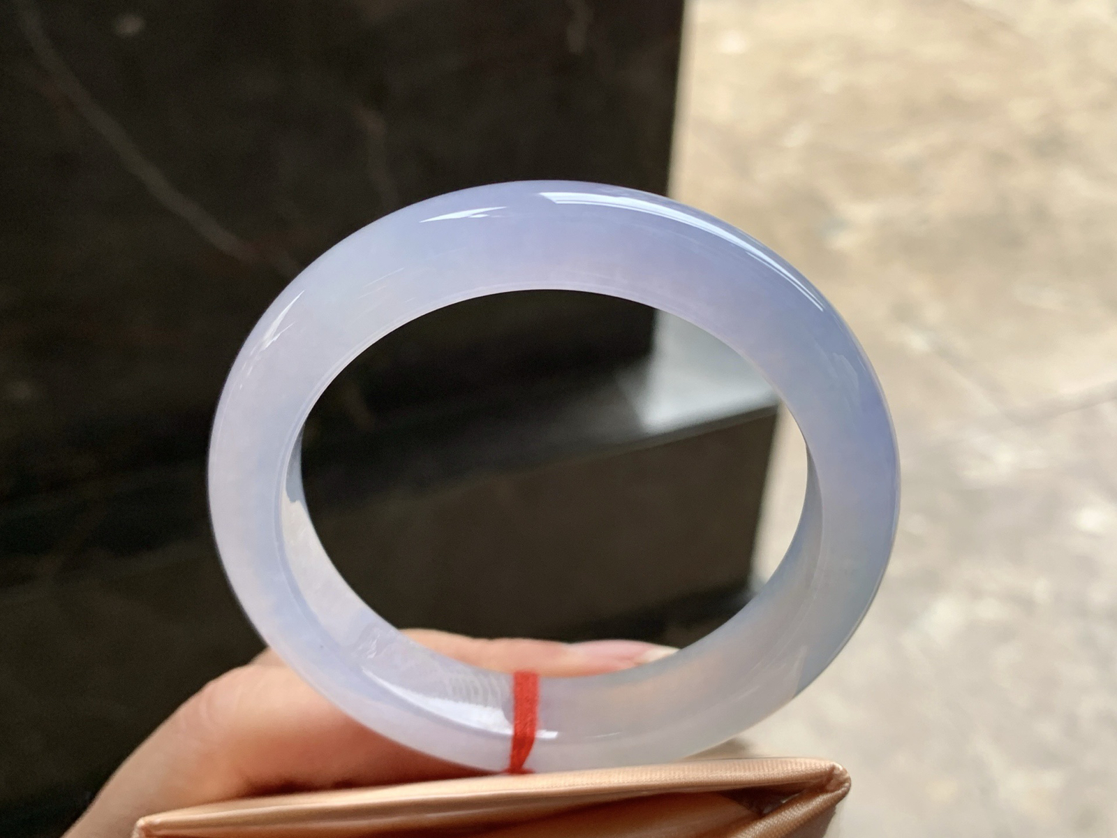 54.5-11.2-8.6

冰紫手镯^_^清新冰透