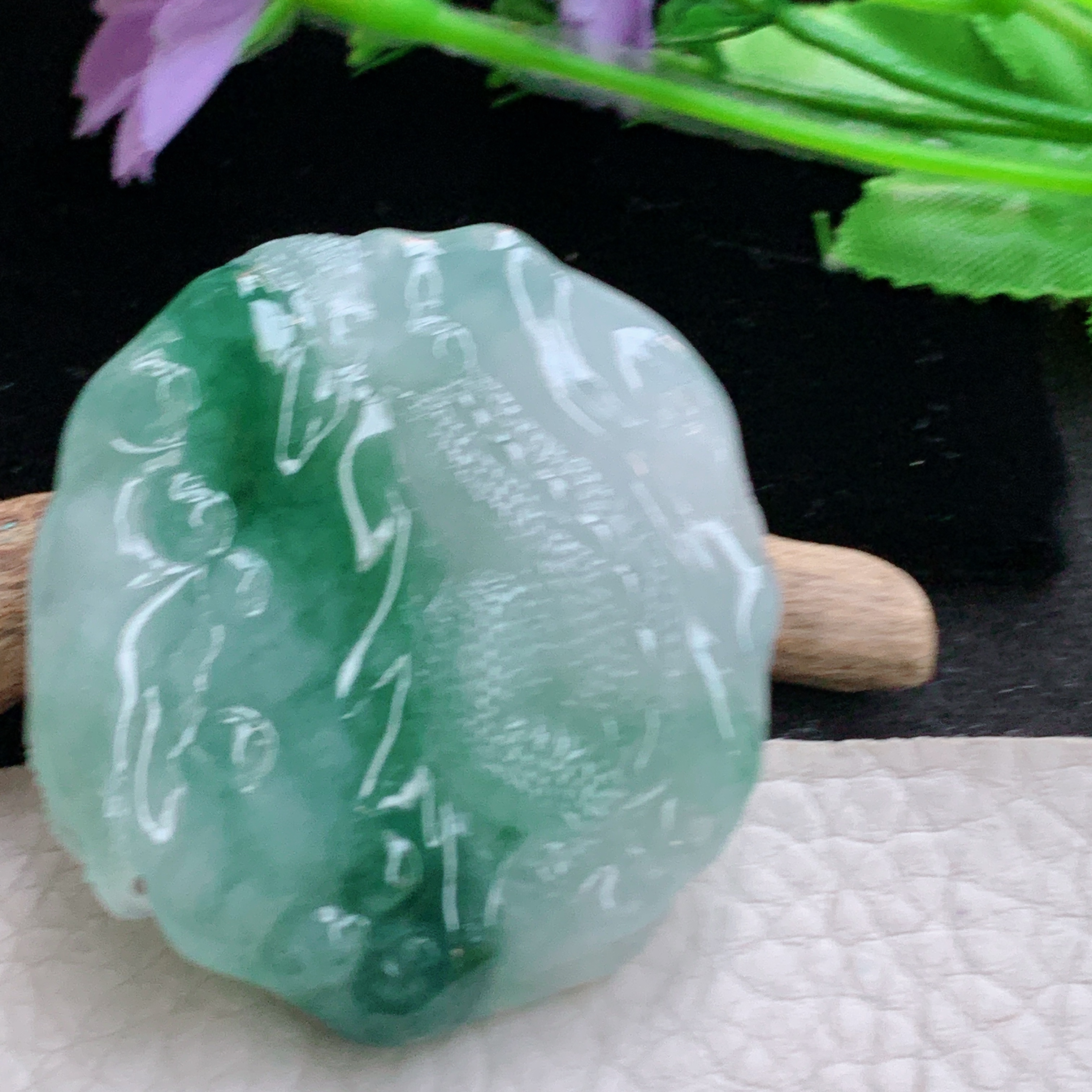 Sx实拍49.5*48*11.3缅甸天然翡翠冰飘绿花望精雕龙牌吊坠男款龙牌项坠