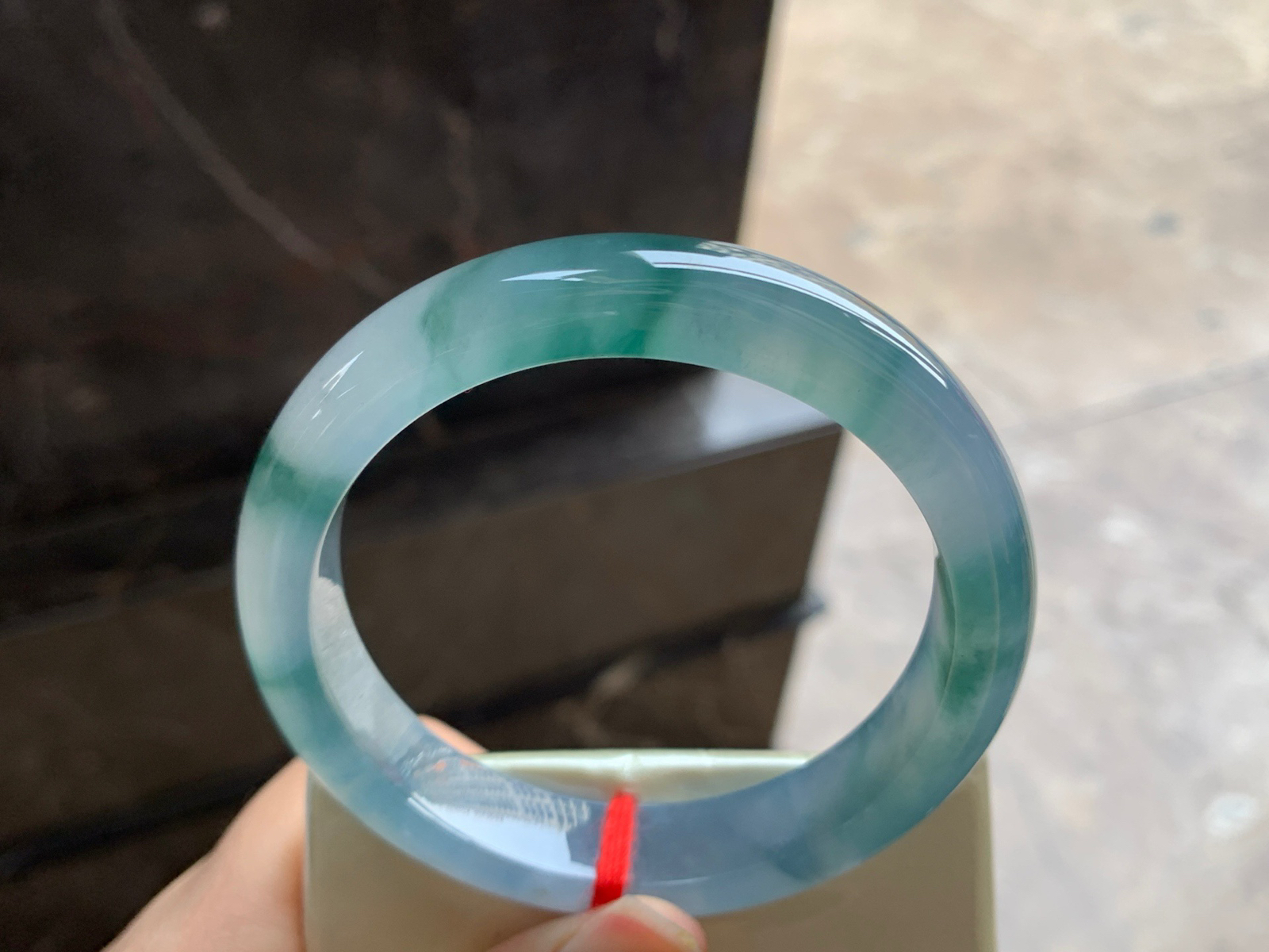 57-12.4-8.3

冰种蓝花手镯^_^飘花灵韵