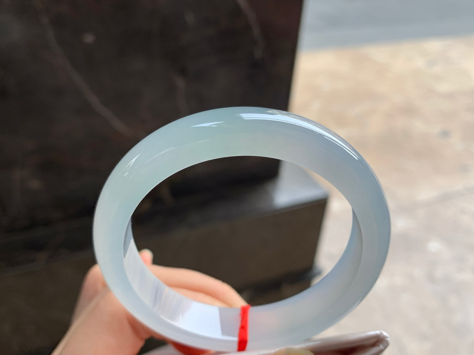 56.5-12.9-7.8

冰种手镯^_^清新冰透 白月光