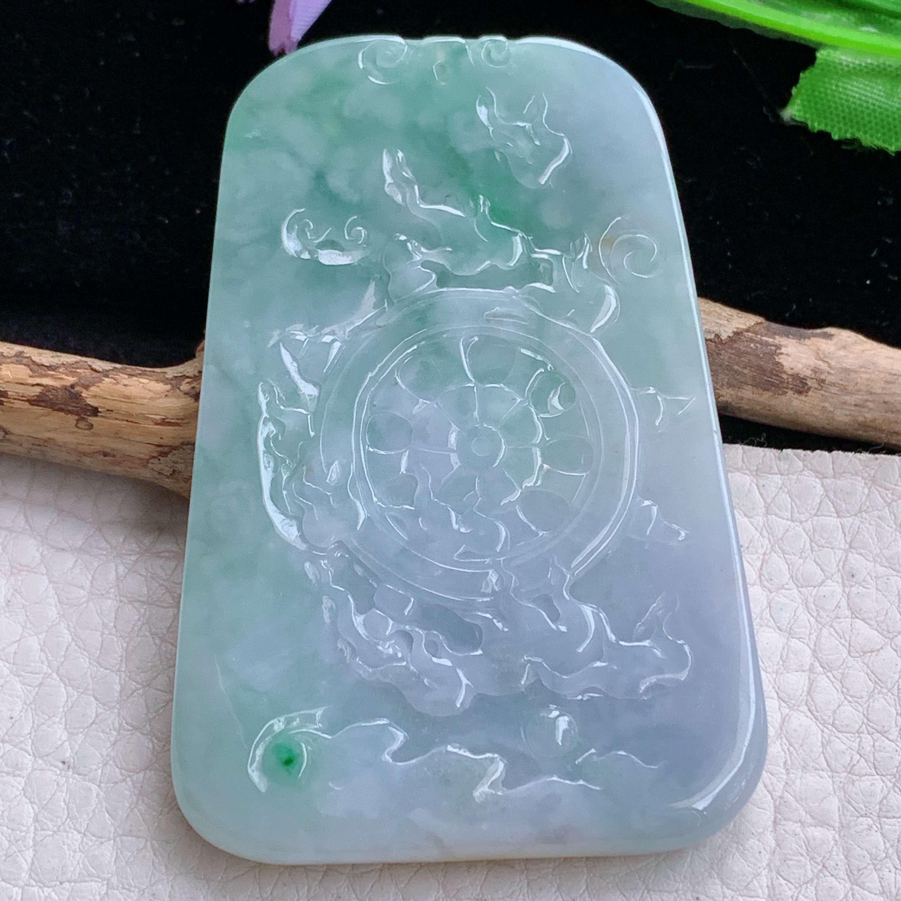 Sx实拍71.5*49.5*7.5缅甸天然翡翠春带彩不动明王吊坠六臂菩萨项坠