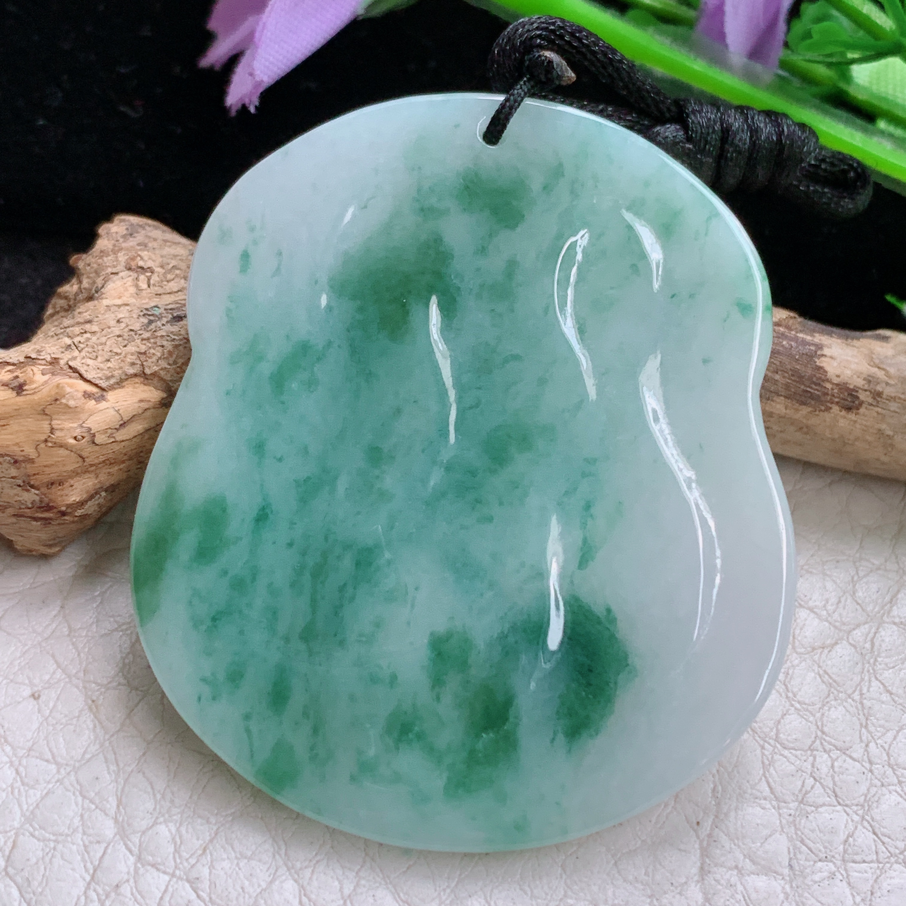 f8实拍48*41*5.7缅甸天然翡翠飘花生肖马吊坠马上封猴玉坠