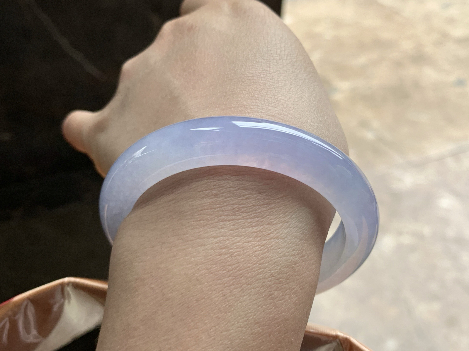 54.5-11.2-8.6

冰紫手镯^_^清新冰透