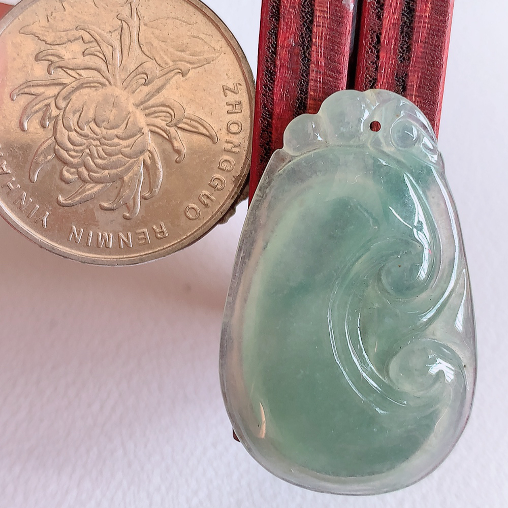 冰吉祥如意翡翠吊坠  寓意“万事如意，吉祥如意,福寿绵长 心想事成”饱满大气，通透水润  W141.5  尺寸：33-20.8-4mm