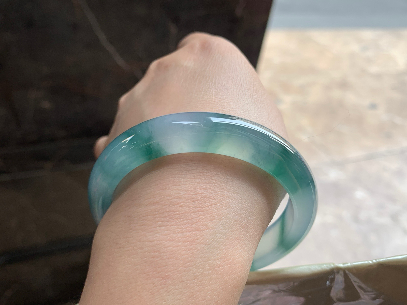 57-12.4-8.3

冰种蓝花手镯^_^飘花灵韵