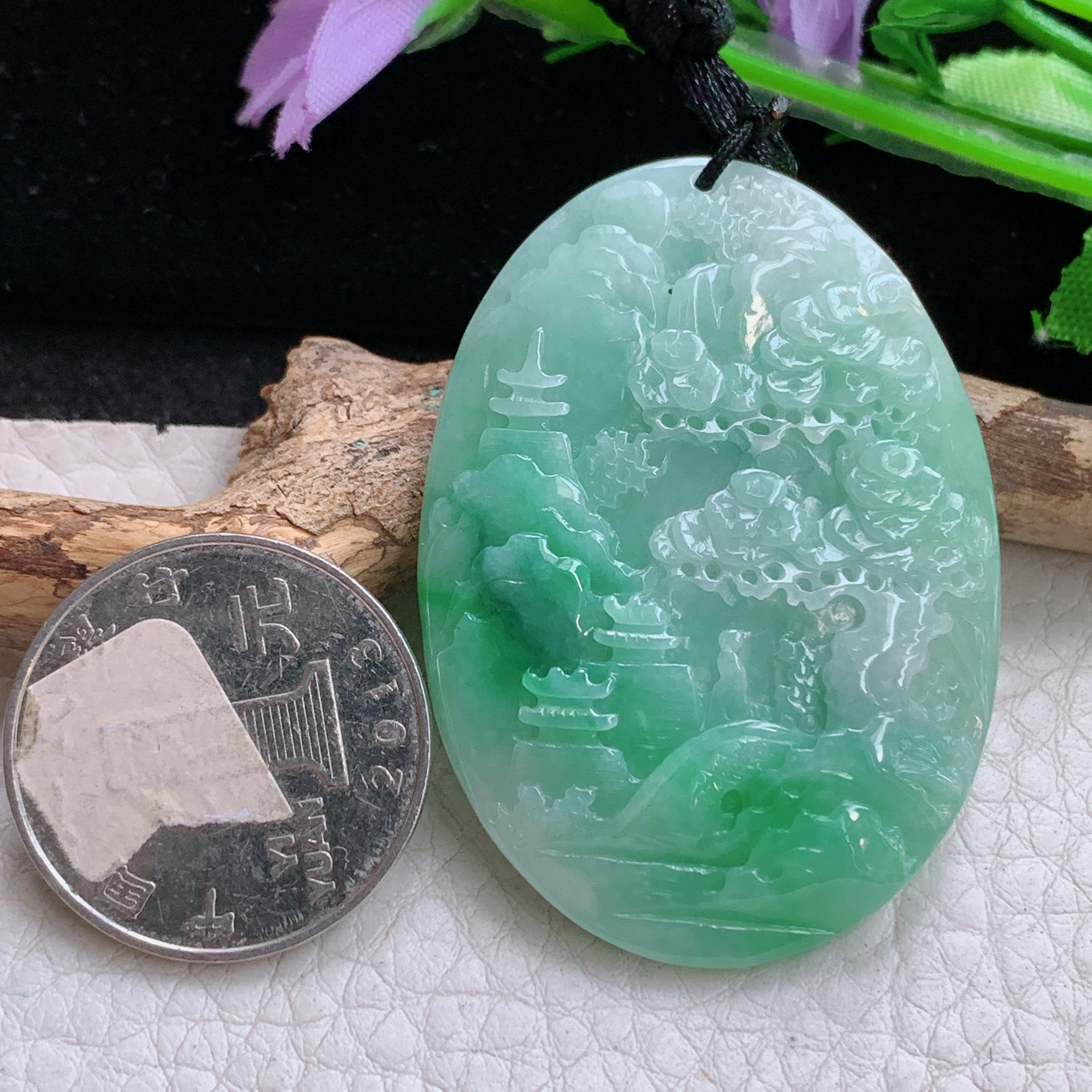 f8实拍49*35*6缅甸天然翡翠飘绿花山水牌吊坠