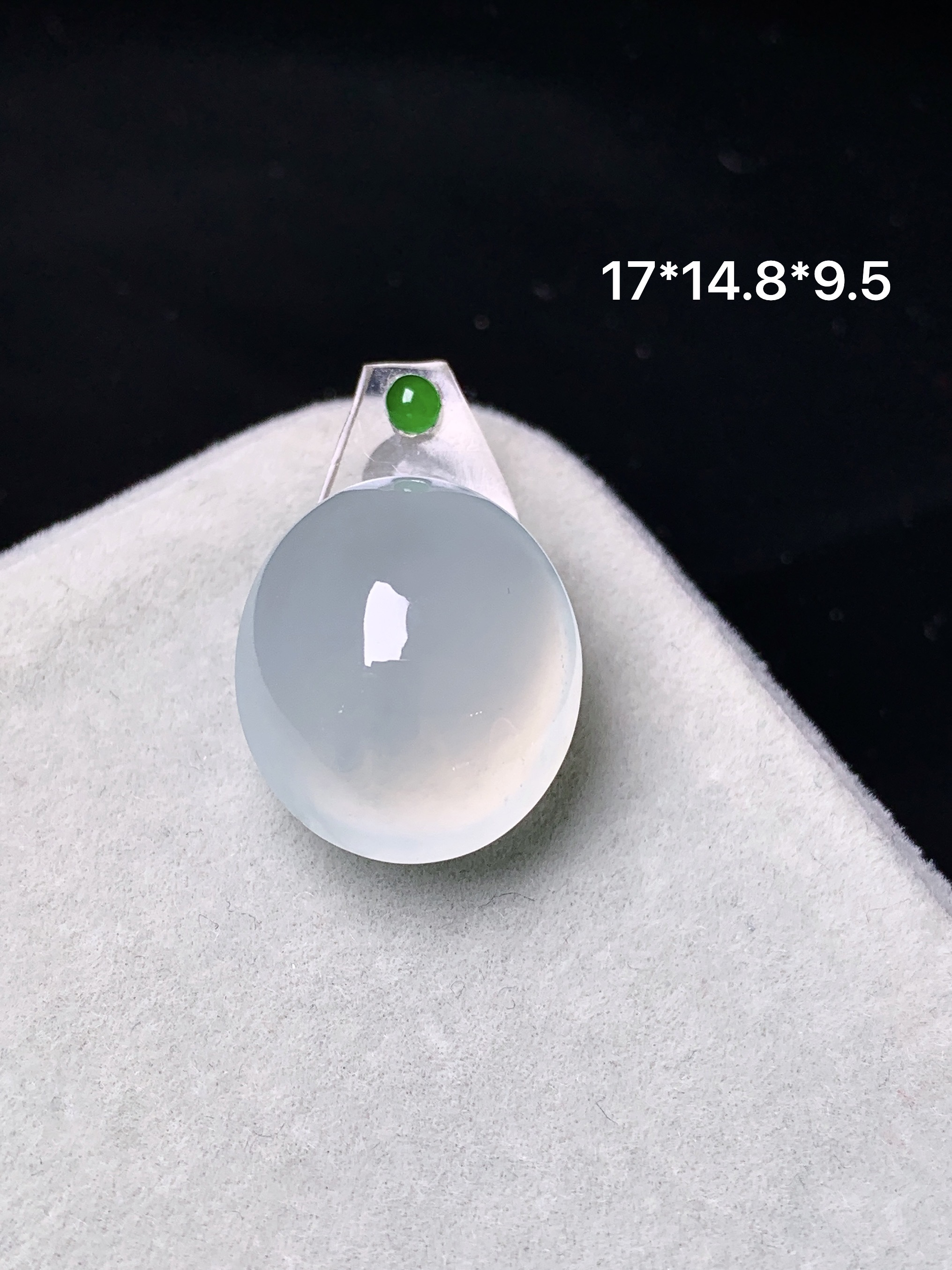 镶嵌款 冰种蛋面吊坠 玉质细腻 色泽艳丽清新 整体尺寸17*14.8*9.5