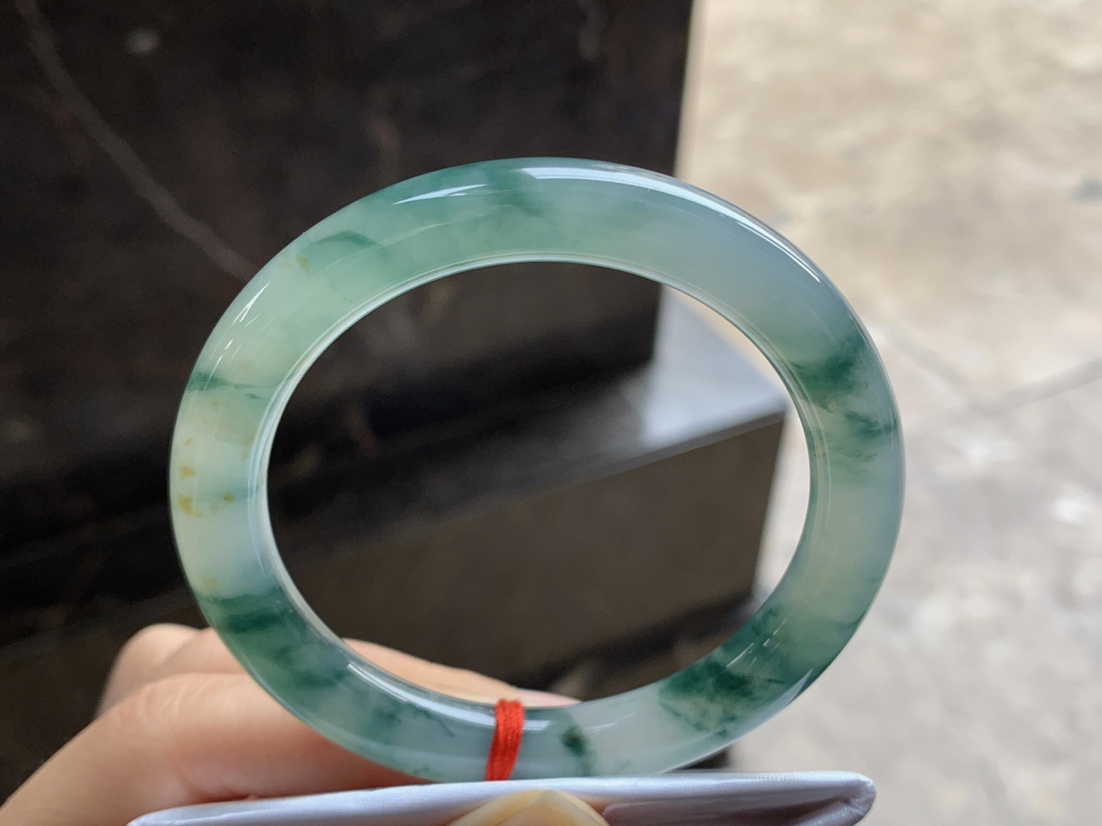 53.5-9

蓝花圆条手镯^_^飘花鲜艳