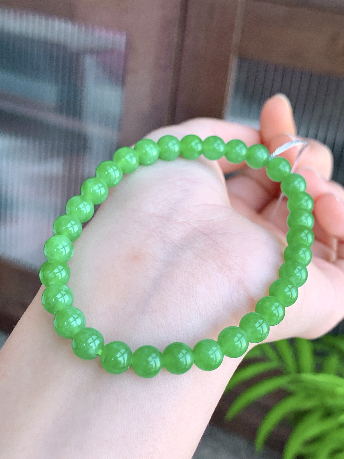 【珠子】冰阳绿手串满绿圆珠子手串
【说明】缅料 性价比高  
【尺寸】6.2mm
【重量】13.5克