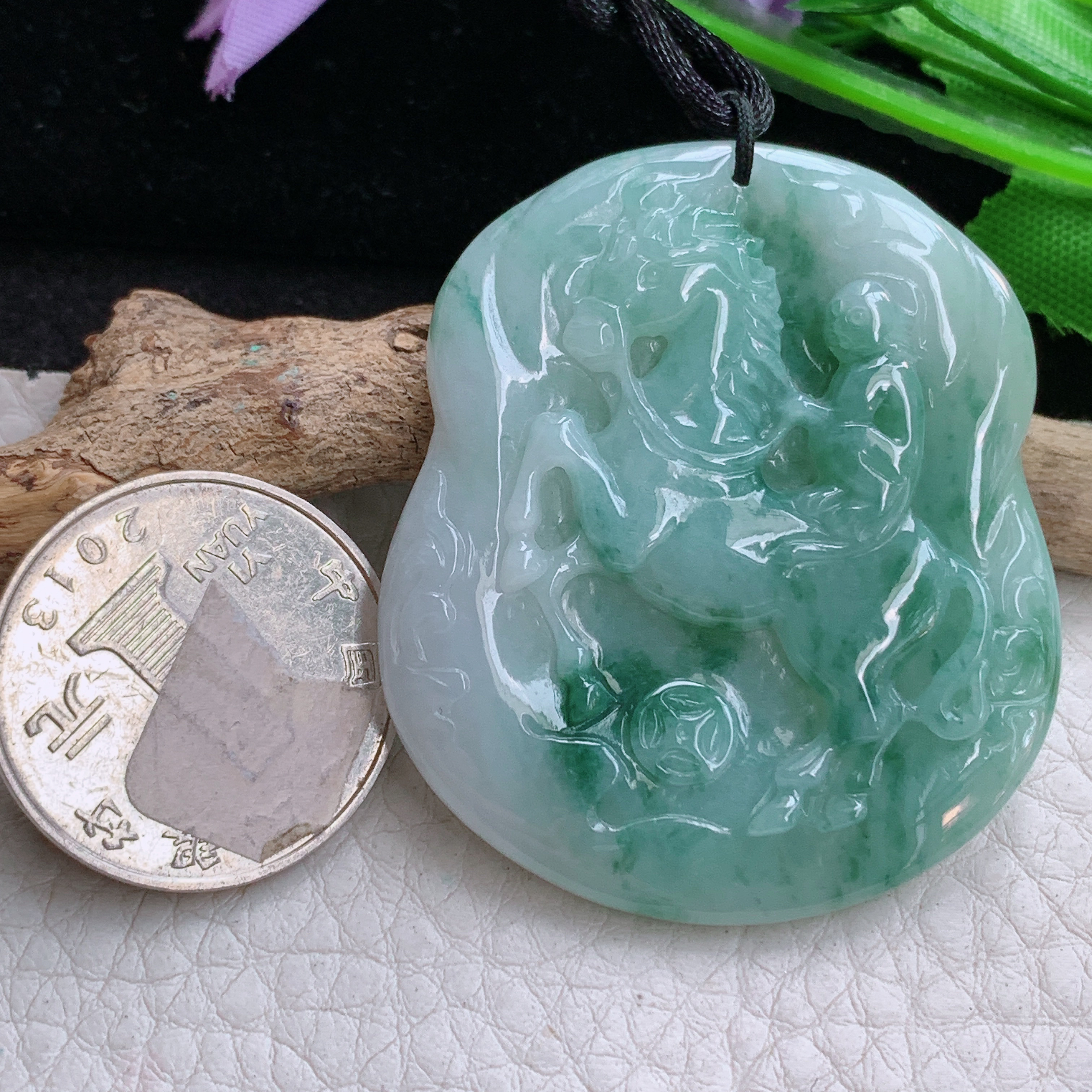 f8实拍48*41*5.7缅甸天然翡翠飘花生肖马吊坠马上封猴玉坠