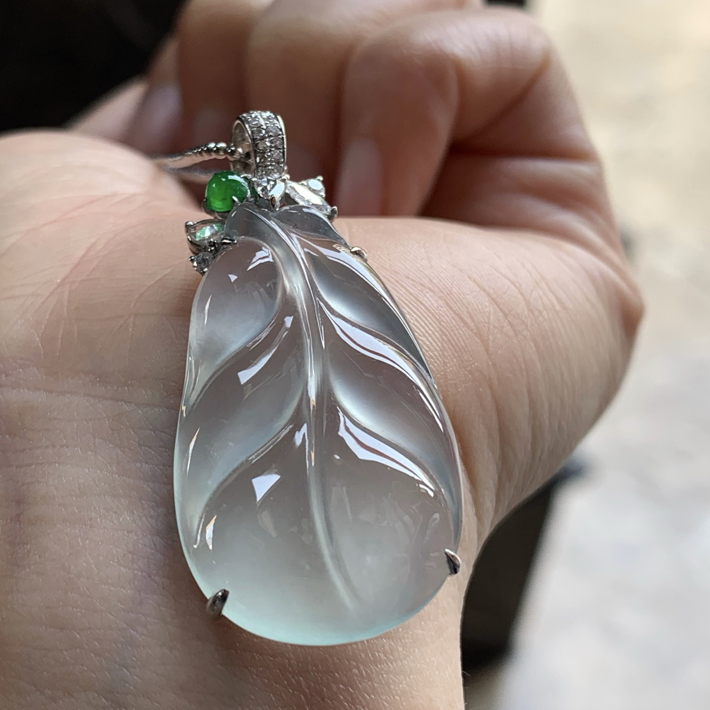 金钻镶嵌冰种叶子^_^透亮 胶感十足