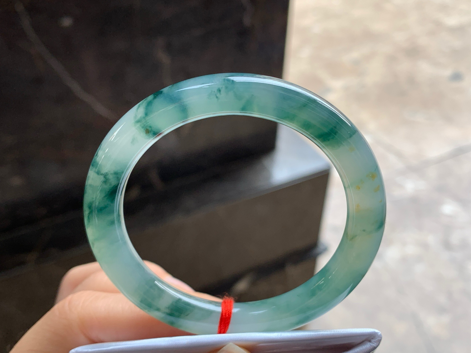 53.5-9

蓝花圆条手镯^_^飘花鲜艳