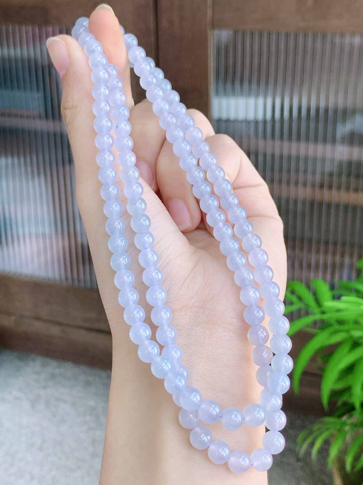 【珠子】高冰紫罗兰珠链圆珠子珠链
【说明】缅料 性价比高  
【尺寸】6mm，32cm
【重量】4