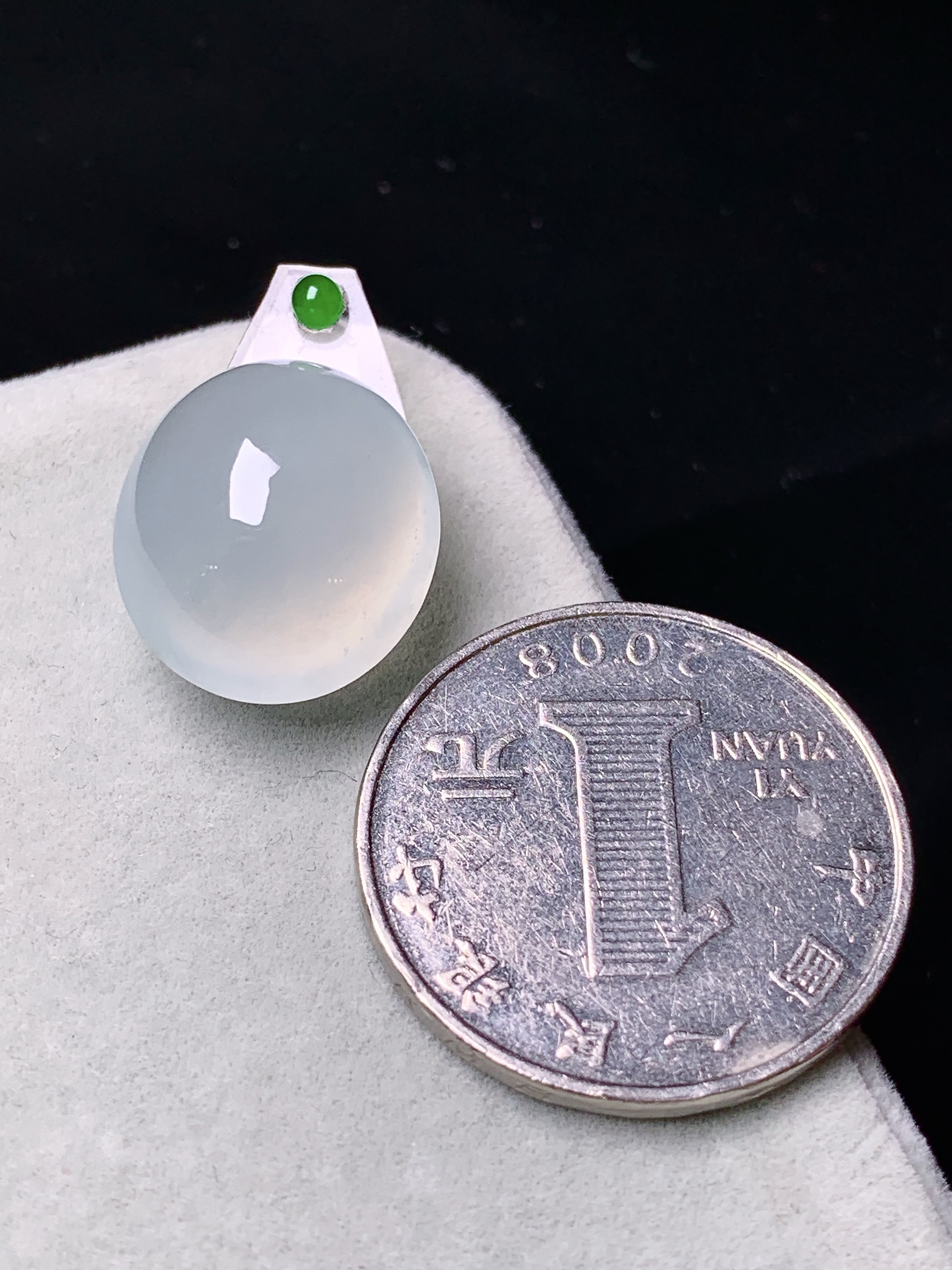 镶嵌款 冰种蛋面吊坠 玉质细腻 色泽艳丽清新 整体尺寸17*14.8*9.5