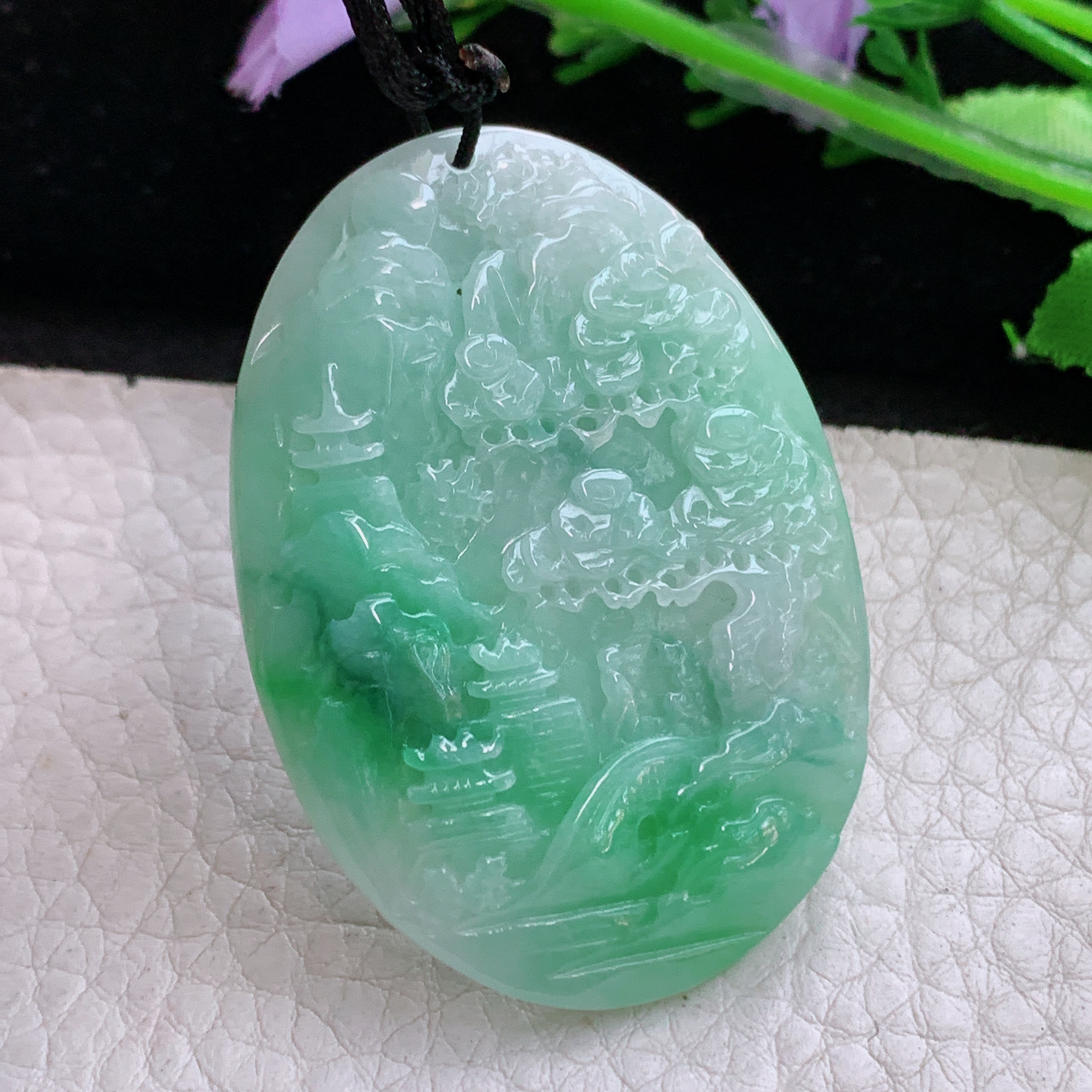 f8实拍49*35*6缅甸天然翡翠飘绿花山水牌吊坠