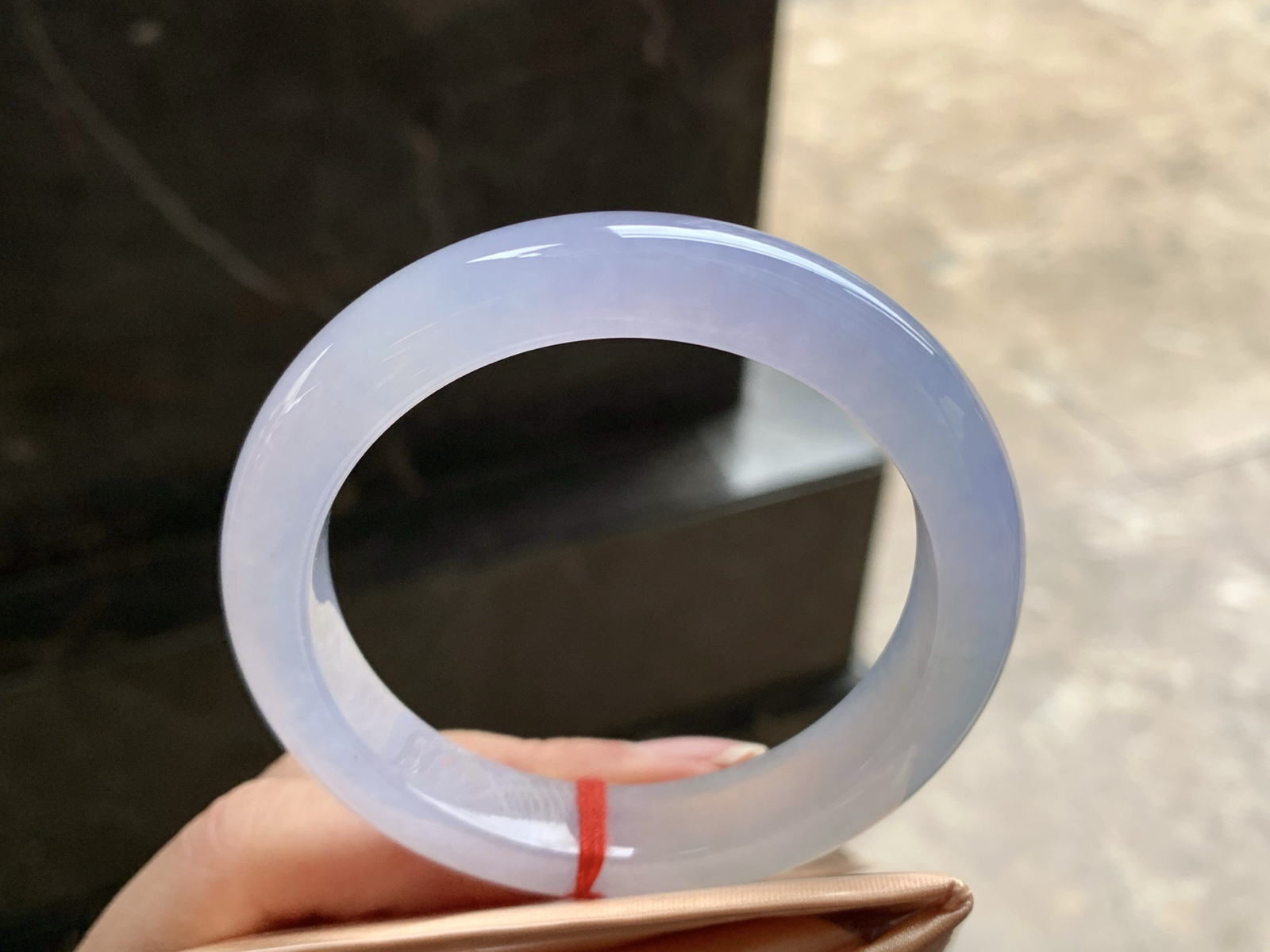 54.5-11.2-8.6

冰紫手镯^_^清新冰透