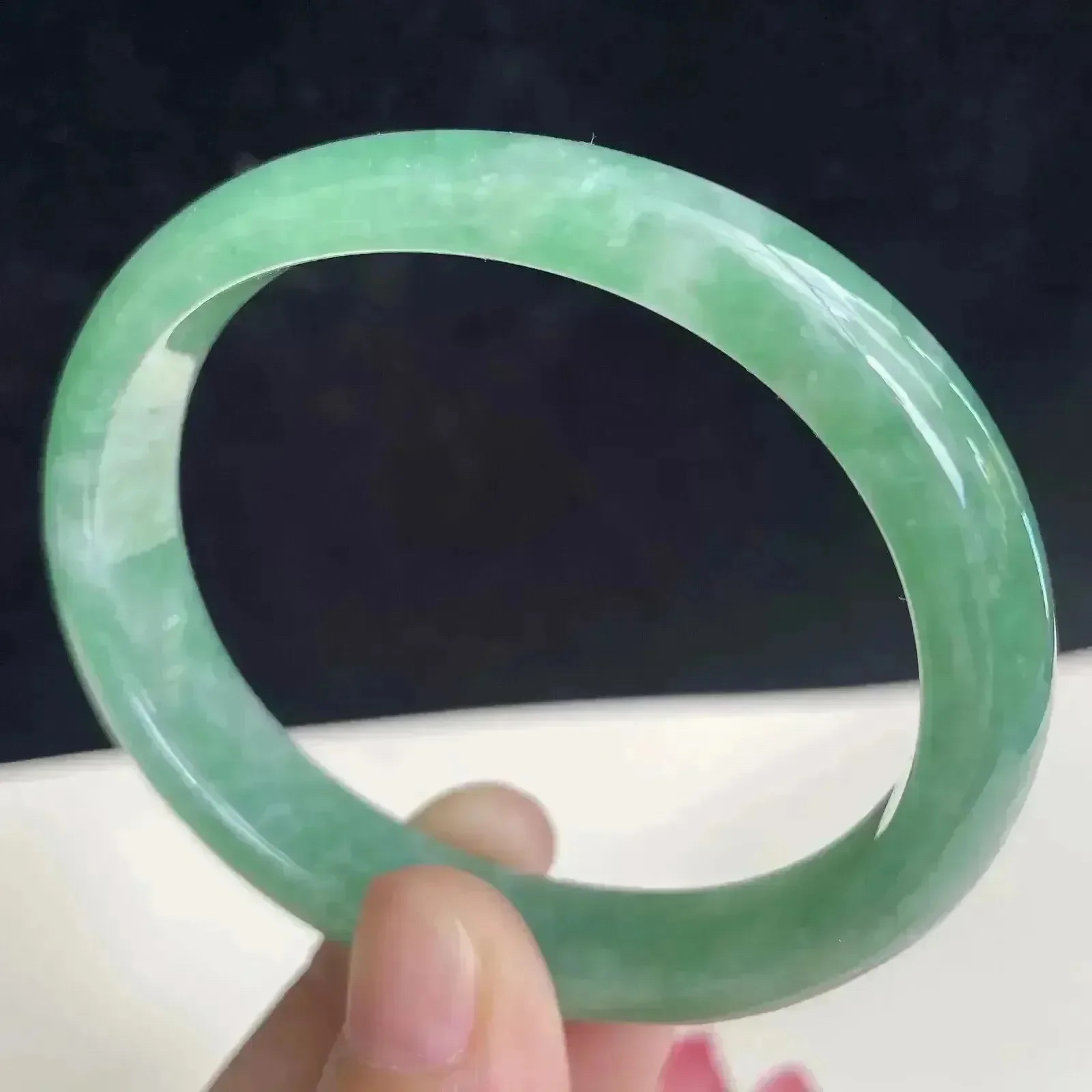 54.4*46.5mm天然翡翠A货满绿水润贵妃玉手镯33.88克