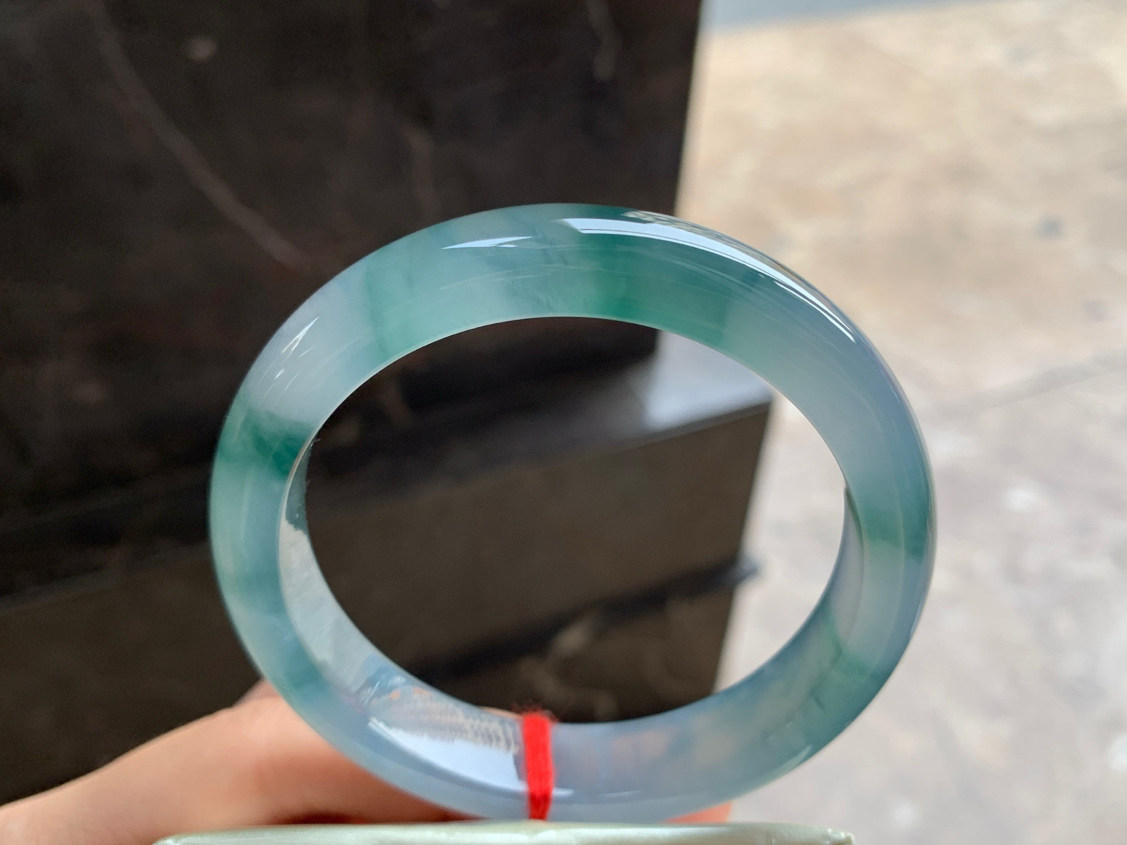 57-12.4-8.3

冰种蓝花手镯^_^飘花灵韵